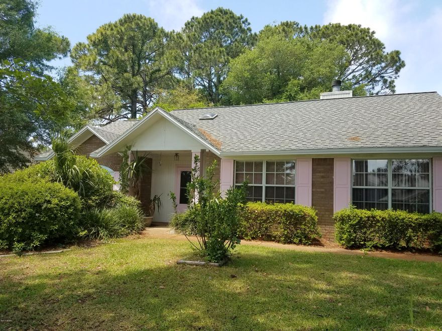 Classic Elegance....Excellent Location...Excellent Split Floor Plan..Large Screened-In Pool / Patio Area adjacent to the Florida Room. This home has plenty of room for family formal enjoyment & relaxed guest entertaining. Wood Cabinets, Fireplace, & Built-Ins. Superb Landscaping Creates Great Curb Appeal. PUT THIS ONE ON YOUR LIST!!!