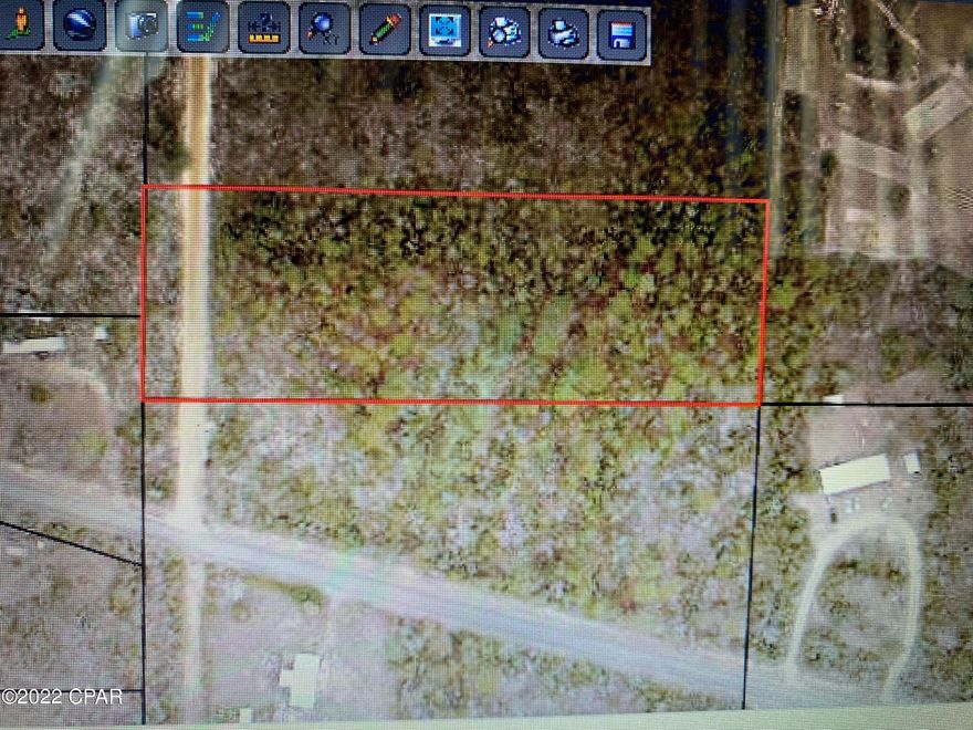 Located 40 minutes from Panama City, this 3.3 acre piece of land is the perfect place to build your new home and escape the fast paced city living! You will be able to live slow, with access to the hustle and bustle only 40 minutes away. This land can be OWNER FINANCED! Contact me today for more information - it won't last long!