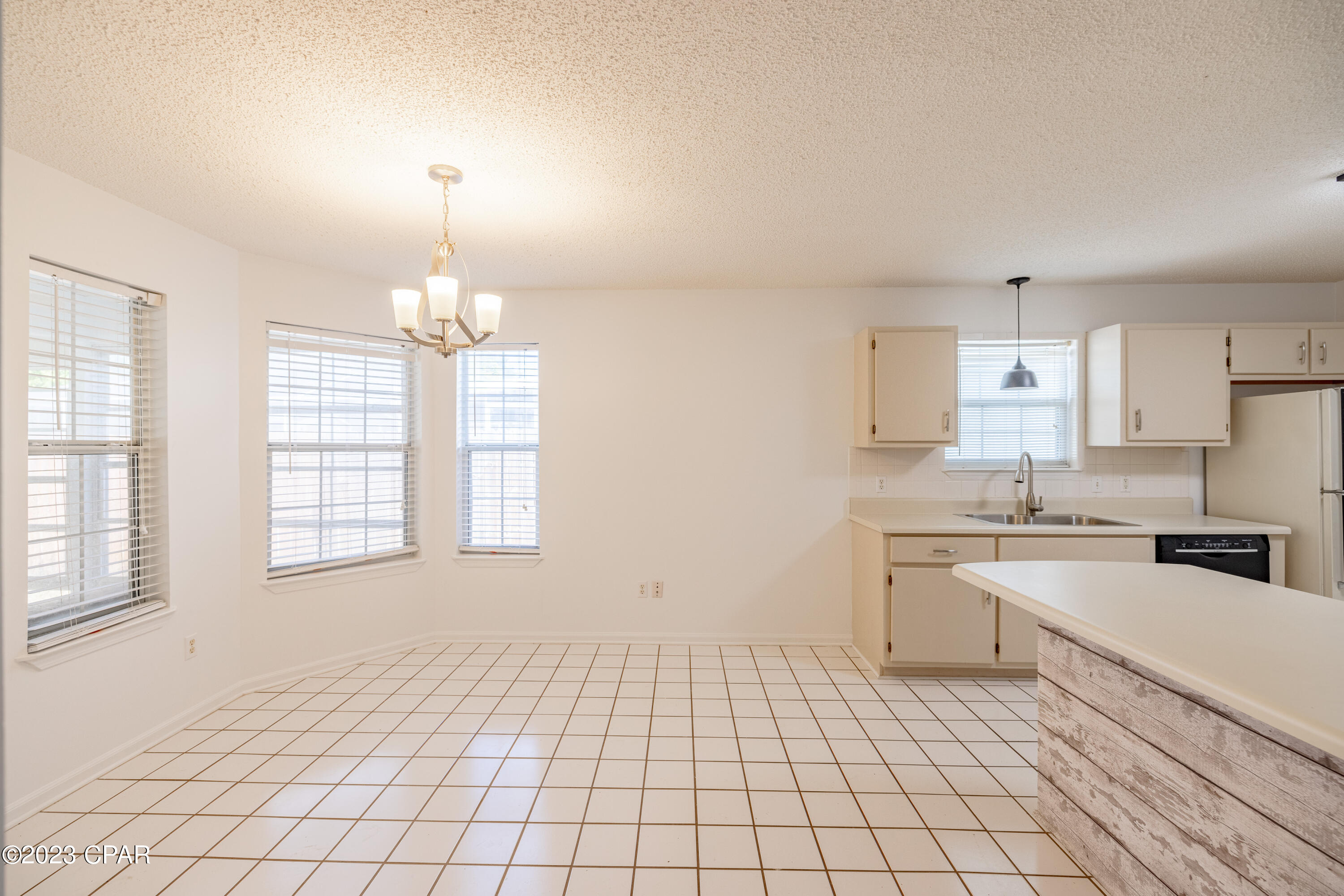 Suntime Beach U-1 - Residential