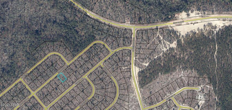 OPPORTUNITY TO BUILD in the Sunny Hills subdivision! If peace and quiet is what your looking for, now is your chance. Sunny Hills has many things to offer such as a golf-course, numerous lakes/ponds with 5 different boat landings for fishing, and swimming. Washington County offers some of the lowest property taxes in the State of Florida. The neighborhood is deed restricted with no mobile homes allowed; however, there is no HOA. Don't miss your opportunity to be only about 45 minutes from the World's Most Beautiful Beaches!!! Buyer is to pay owner's title policy, doc stamps on deed and closing fee. Additional lots throughout Sunny Hills available!!!