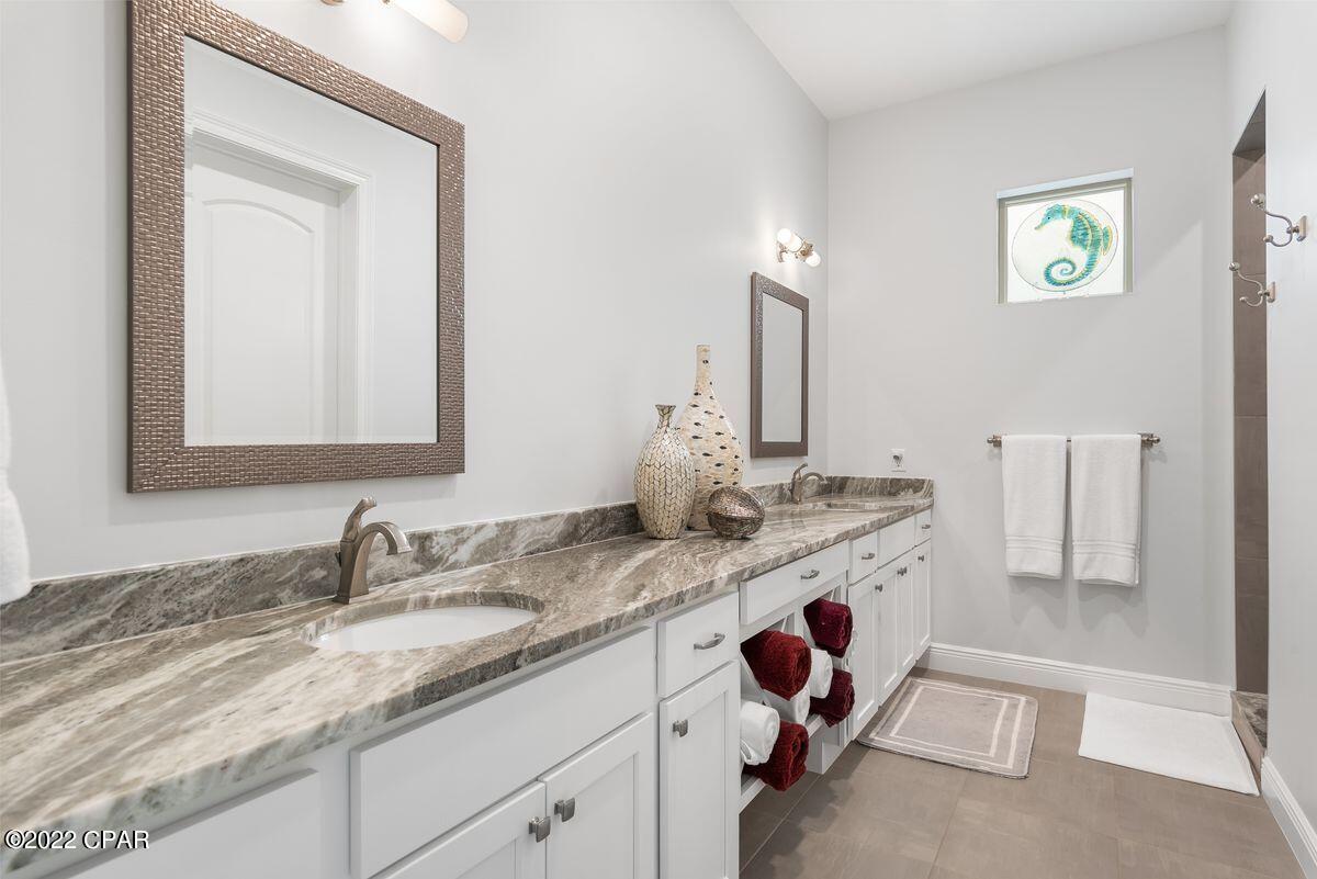 La Valencia Beach Resort - Residential