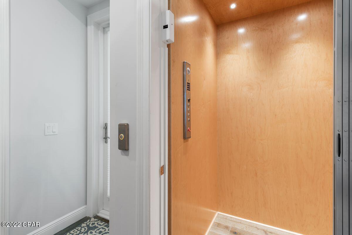 La Valencia Beach Resort - Residential