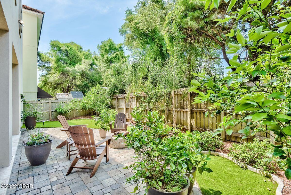 La Valencia Beach Resort - Residential