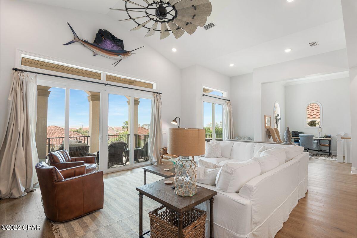 La Valencia Beach Resort - Residential