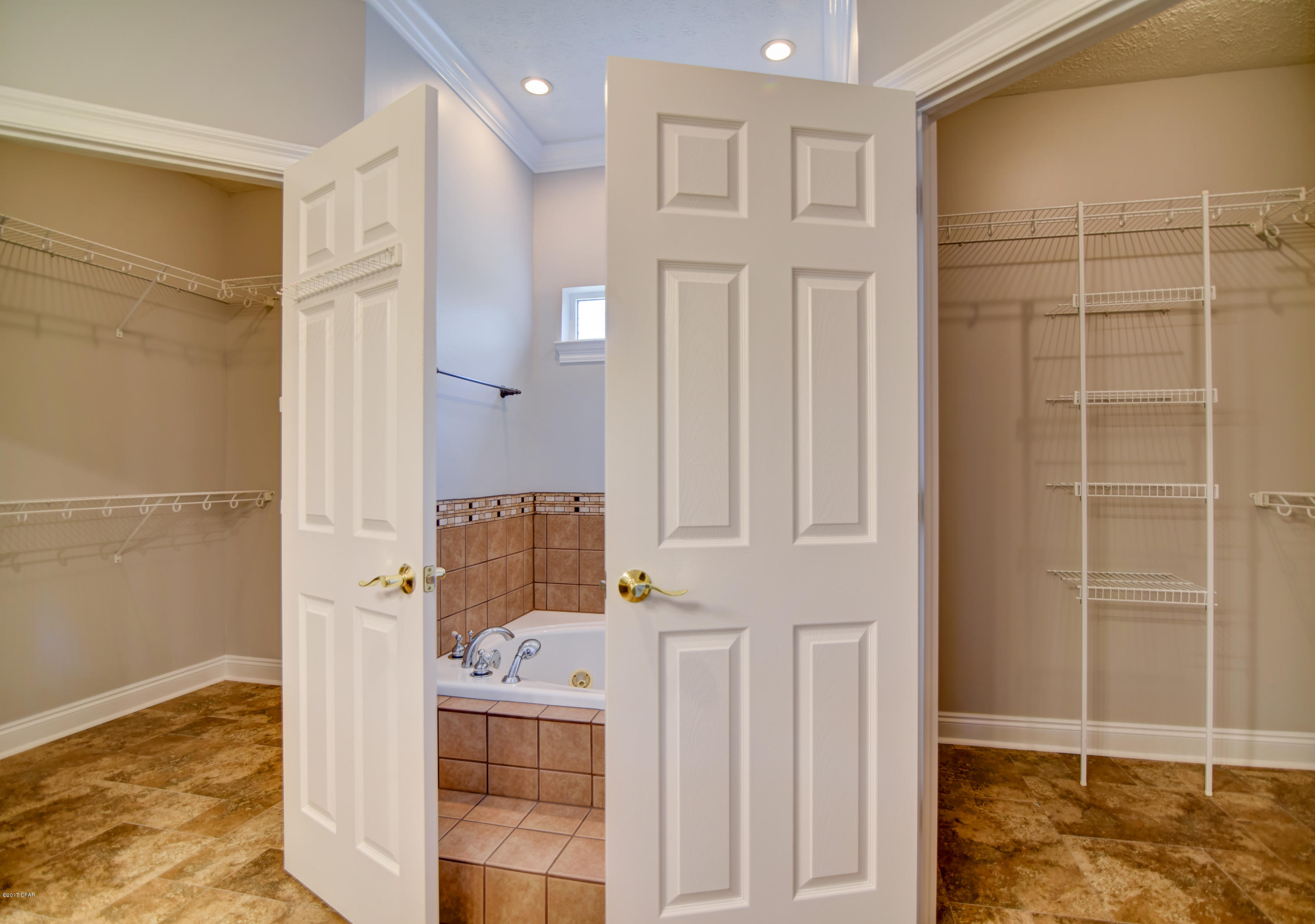 Lake Forest Estates - Residential