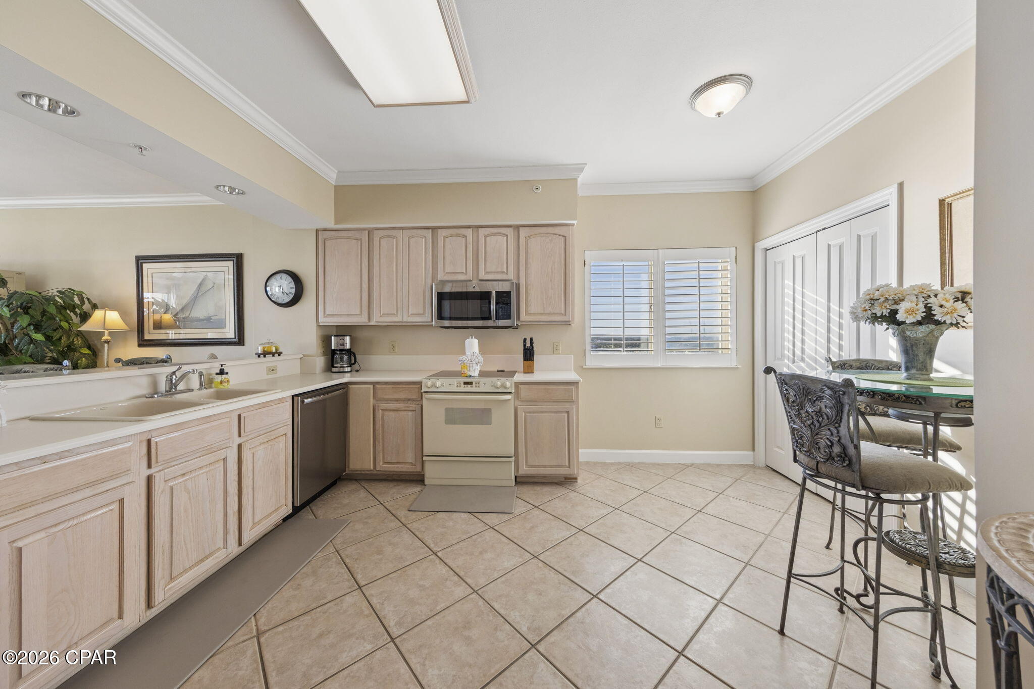 Grande Surf Club Condo - Residential