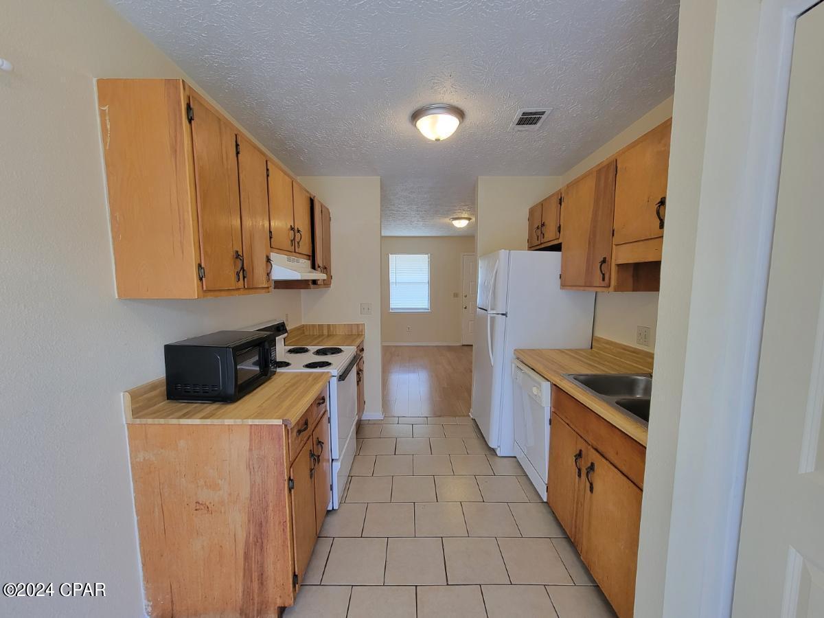 [No Recorded Subdiv] - Residential Lease