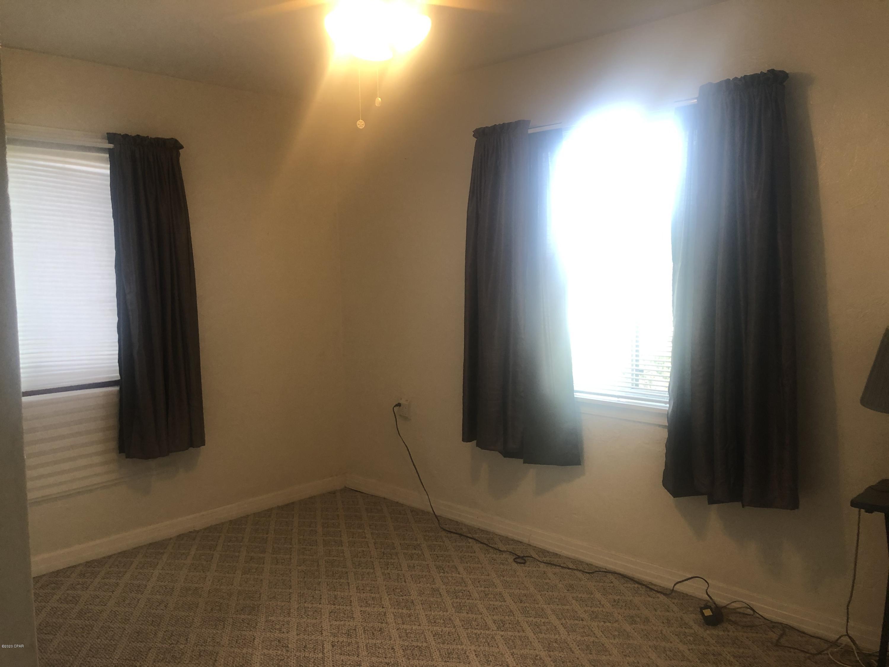 Bay Park Manor - Residential