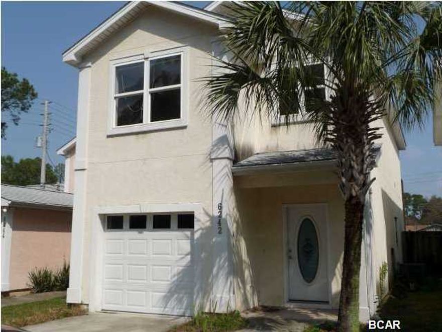 3br/2ba with garage. Master bedroom has its own bath, walk in closet and balcony overlooking fenced back yard. 9 foot ceilings, tile floors on first floor. Nice kitchen with lots of cabinet space. Location convenient to navy base, schools, shopping and the beach.