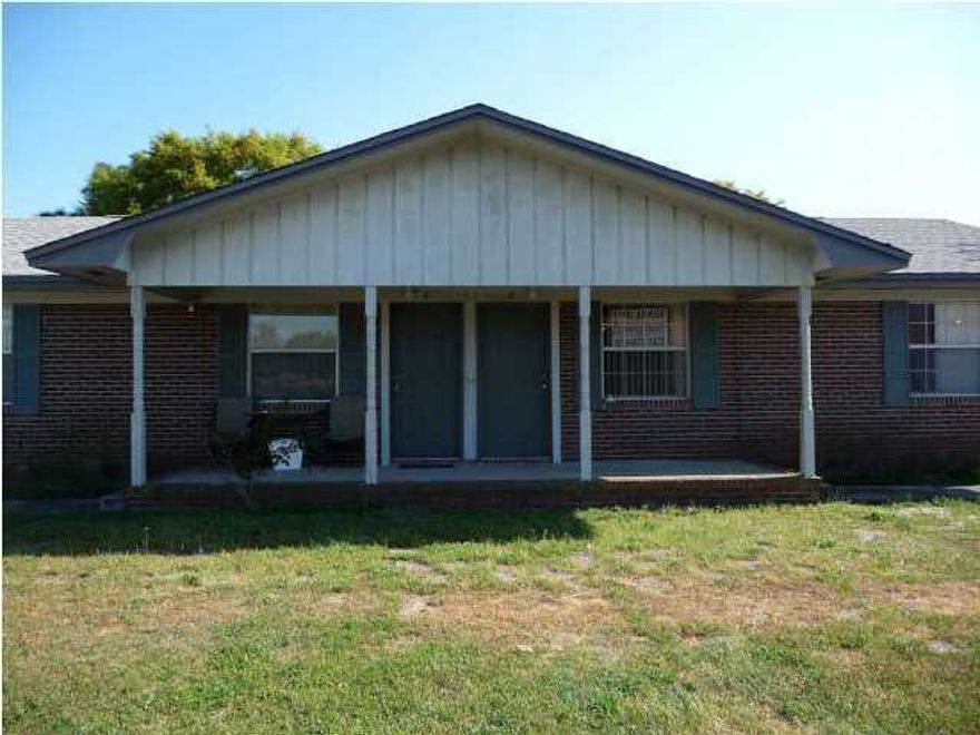 Close to Gulf Coast College and FSU. Convenient to the beach.  w/d hook ups.  Yard care Included.