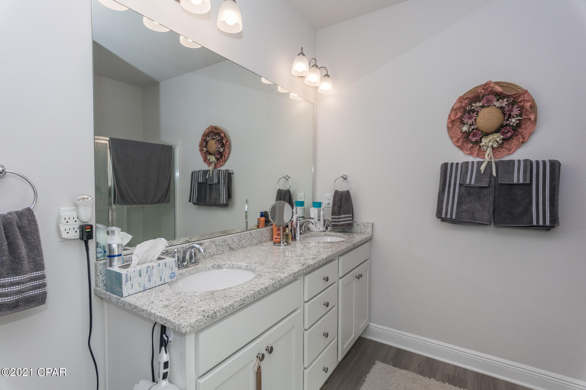 Emerald Cove Villas - Residential