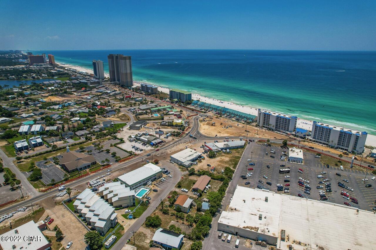 El Centro Beach - Land