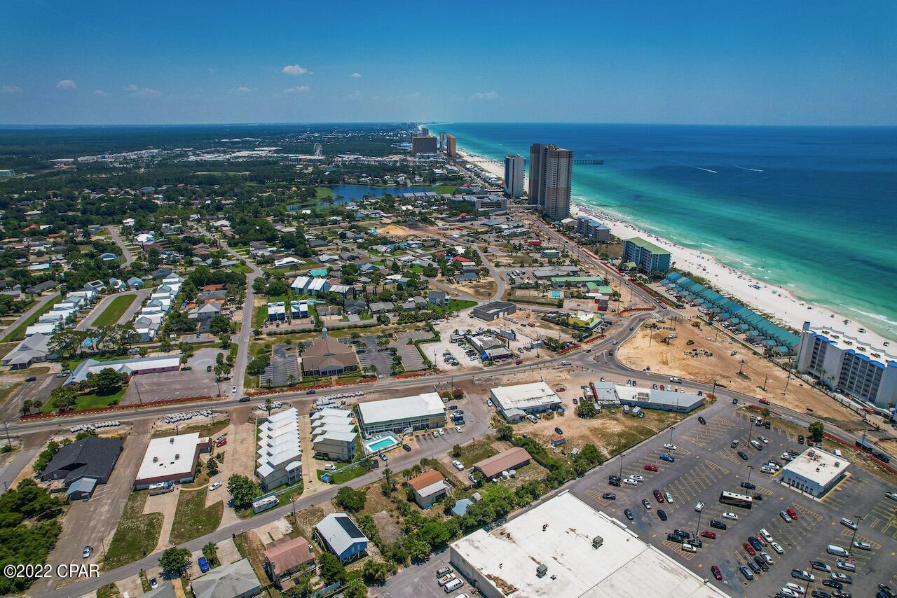 El Centro Beach - Land