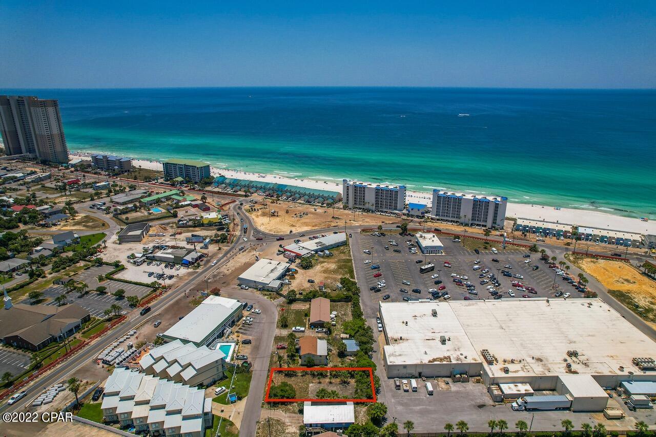 El Centro Beach - Land