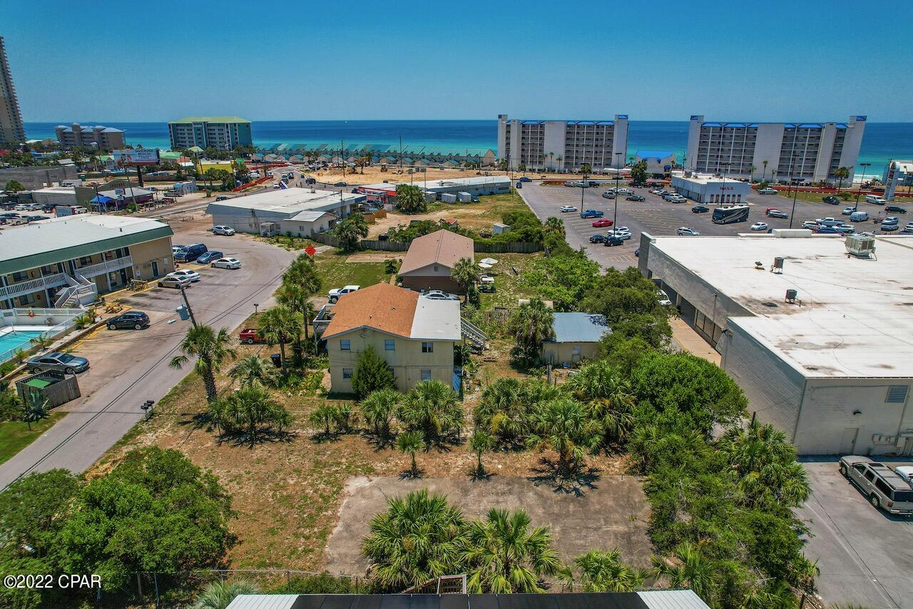 El Centro Beach - Land