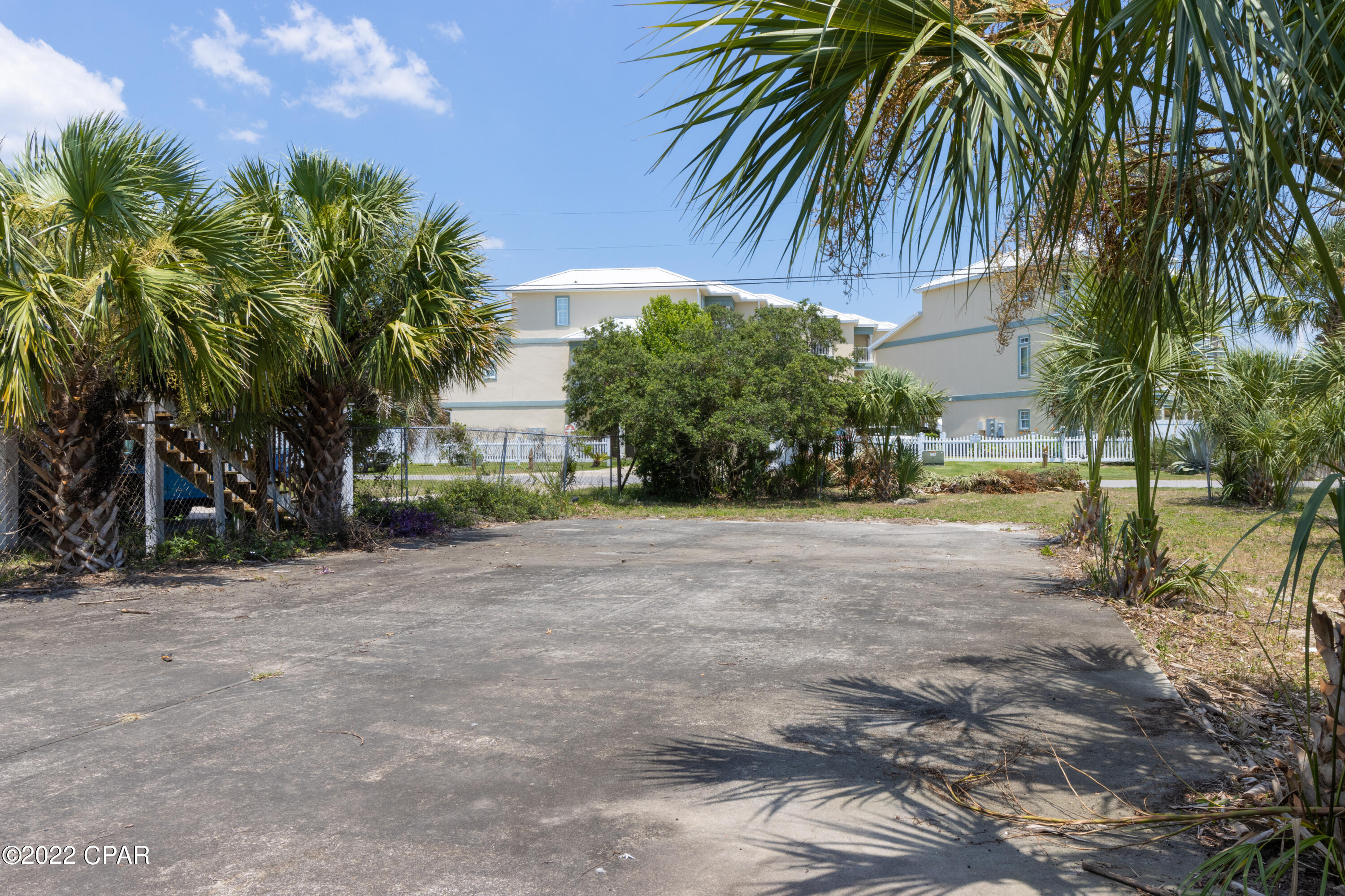 El Centro Beach - Land