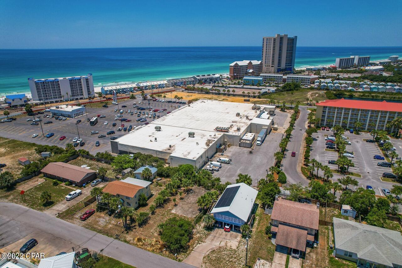 El Centro Beach - Land