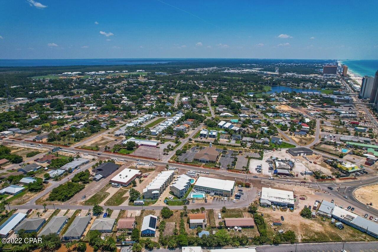 El Centro Beach - Land