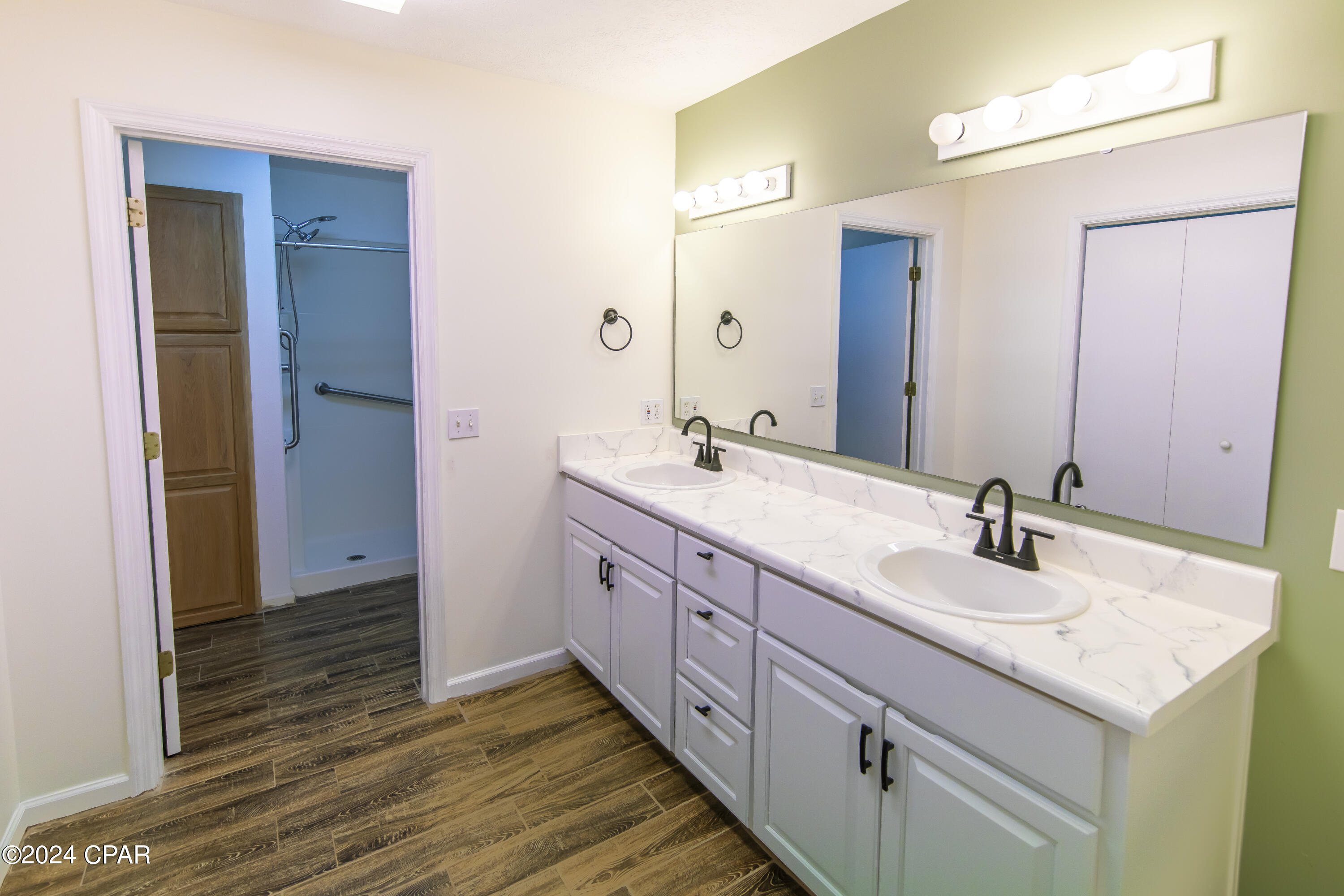 Crestview Heights 1st Add - Residential