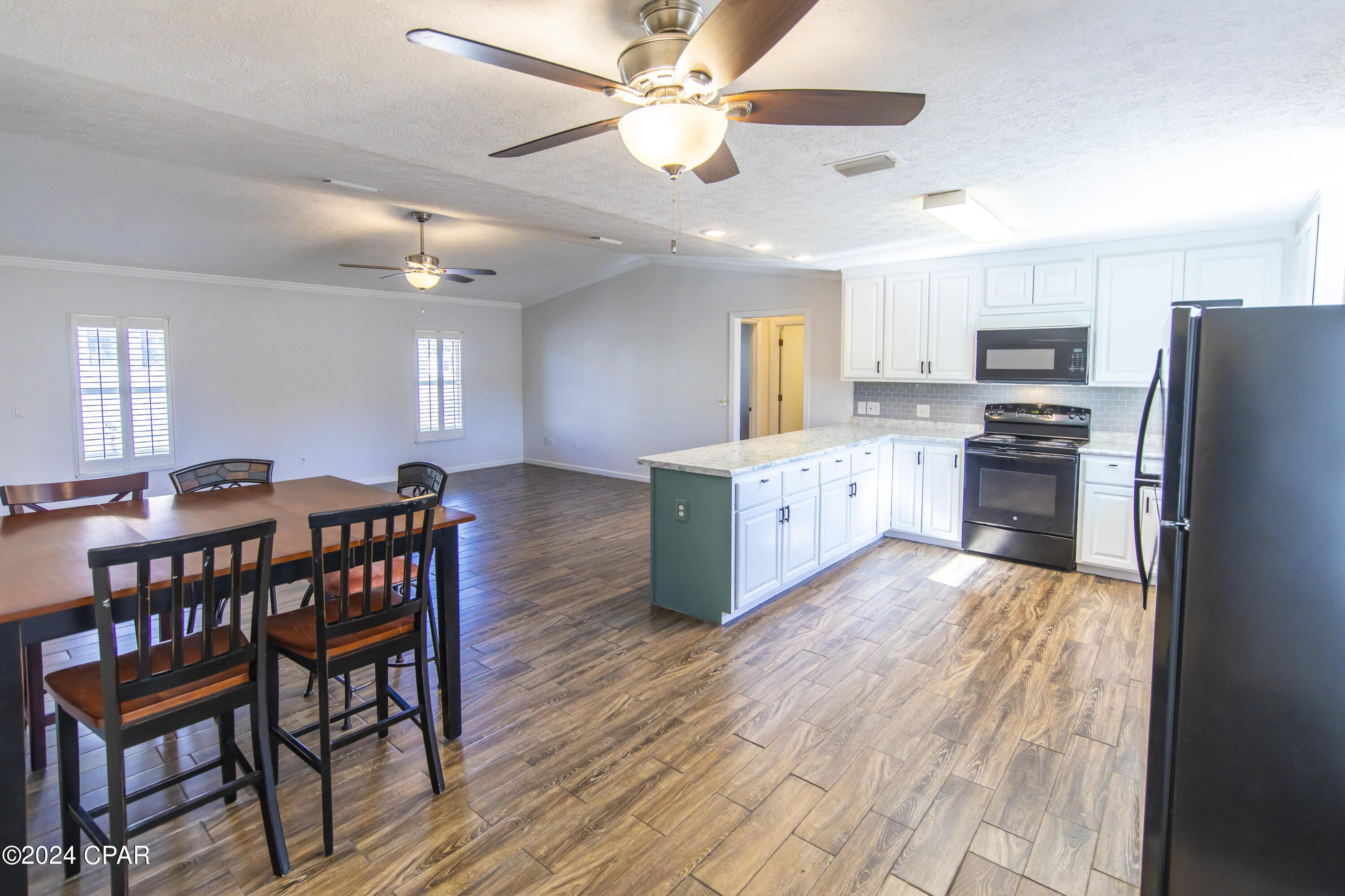 Crestview Heights 1st Add - Residential