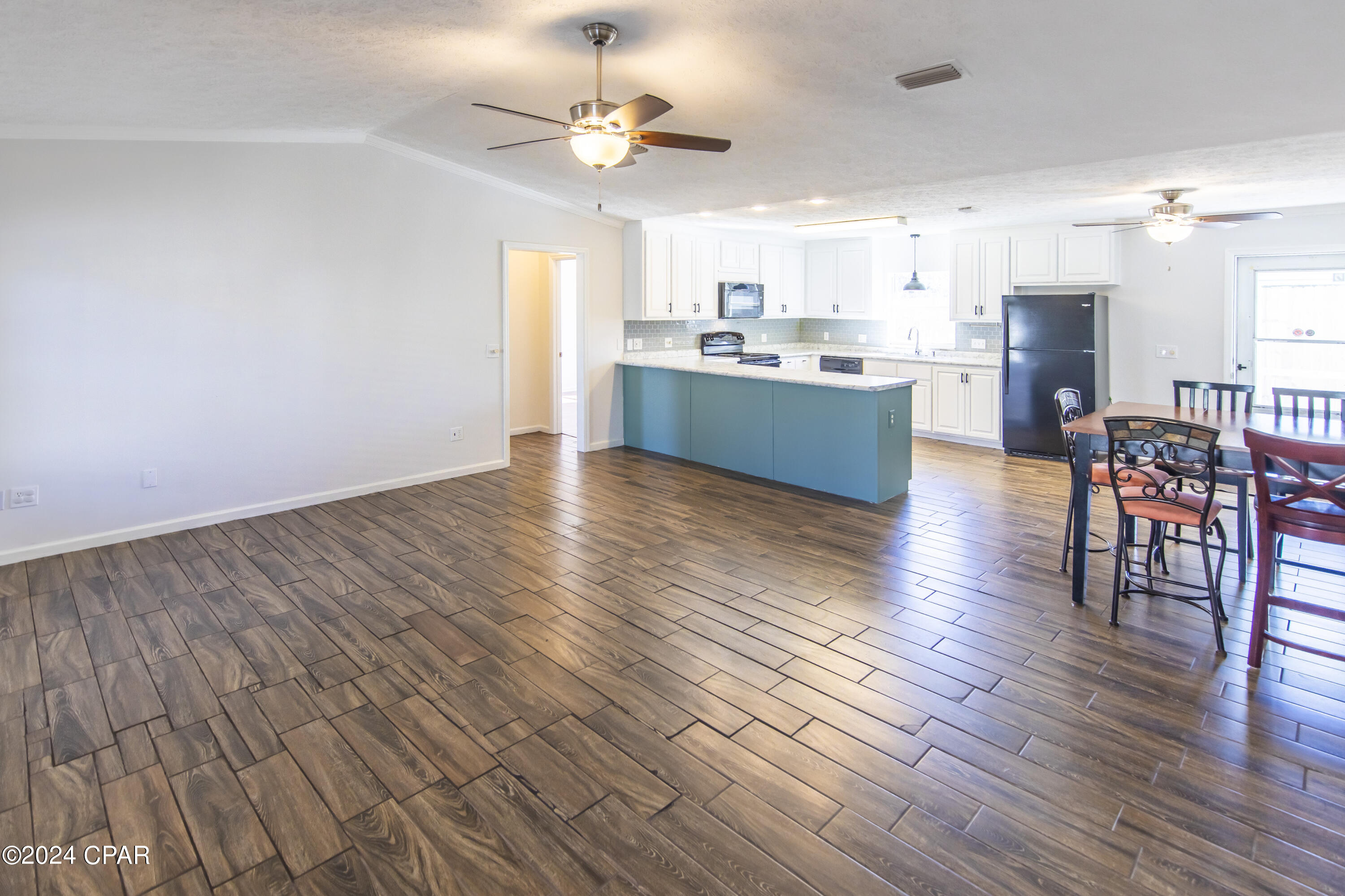 Crestview Heights 1st Add - Residential