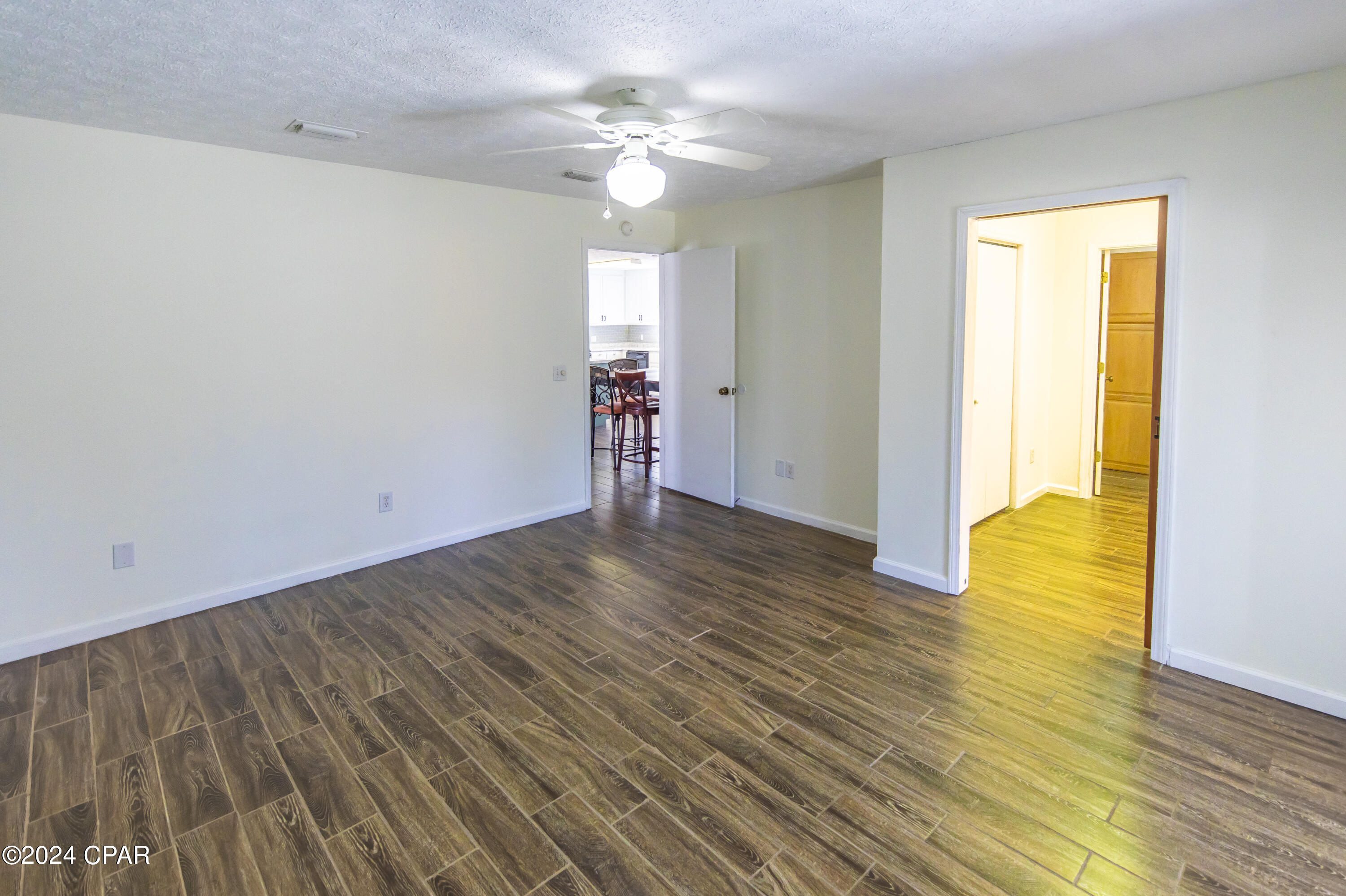 Crestview Heights 1st Add - Residential