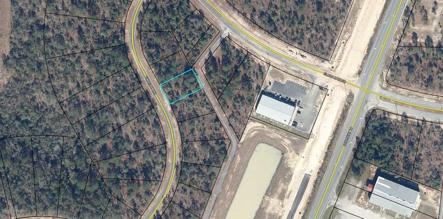 Fantastic Sunnyhills building lot on the west side of Hwy 77! Behind the Dollar General. Build your dream home in the country! Only 30 minutes from Panama City, 15 minutes to Chipley, and 45 minuted to the white sand beaches of Panama City Beach. Purchase the adjacent lot 4(listed as well) to have almost a 1/2 acre lot. All measurement are approximate, verify if important.
