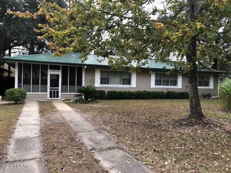 Single family 3 bedroom, 2 bathroom home. The kitchen has all stainless steel appliances, granite counter-tops, custom cherry/choc.glaze cabinetry and a large island that will accommodate bar stools. The dining area and spacious family room both featuring updated fixtures and new windows which allow plenty of natural lighting. Ceramic tile flooring throughout the home and in the guest bath shower.



*All pets are a part of the application process and are subject to the homeowner's approval.