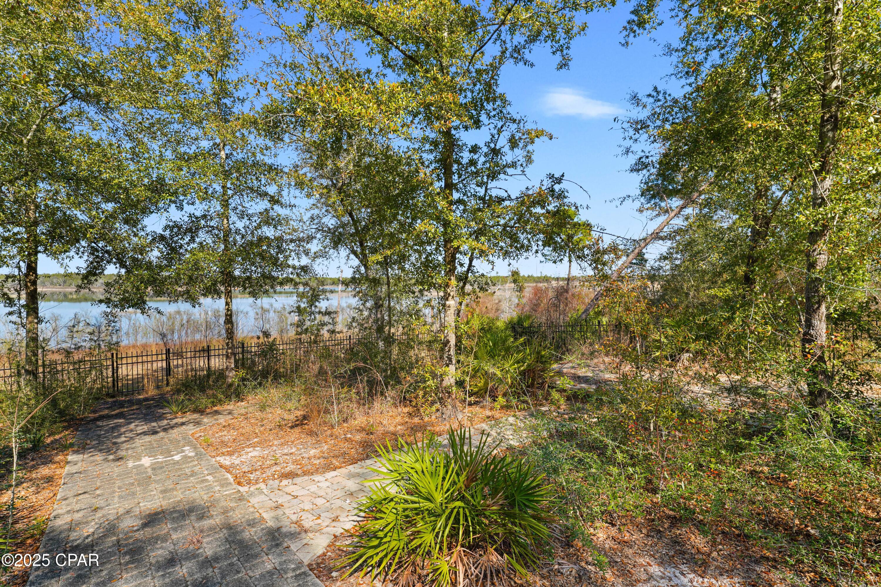 Lake Merial - Residential