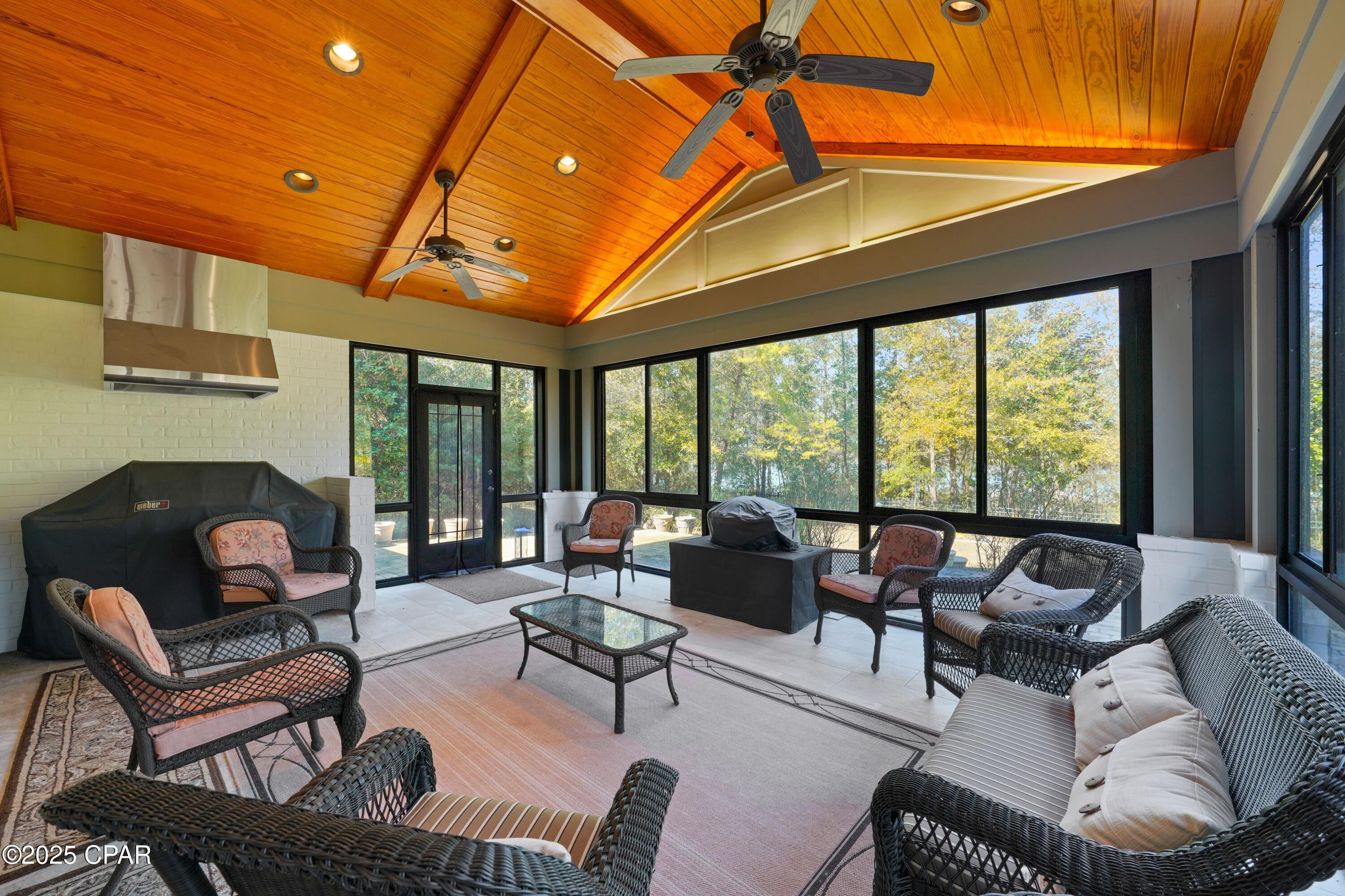 Lake Merial - Residential