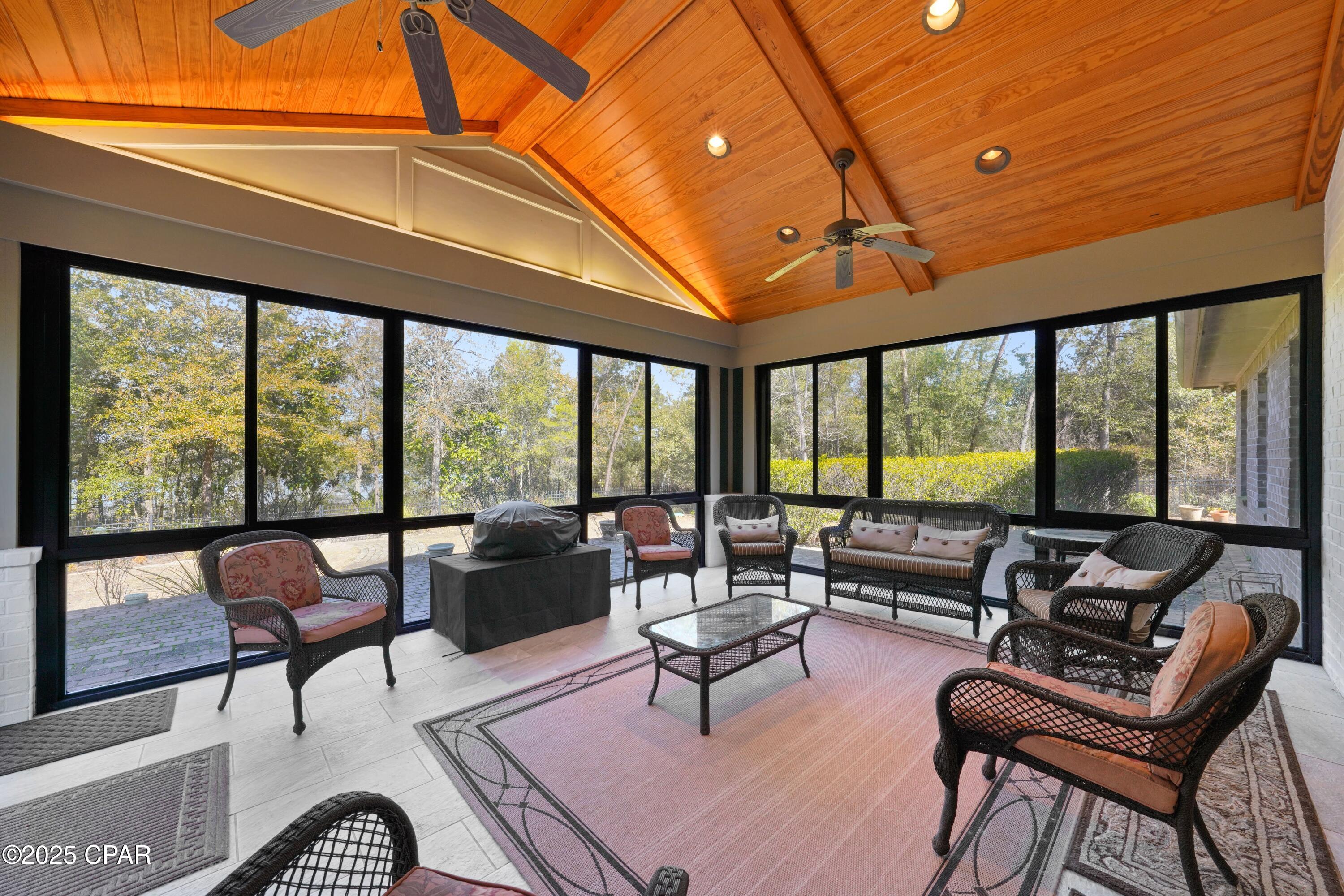 Lake Merial - Residential