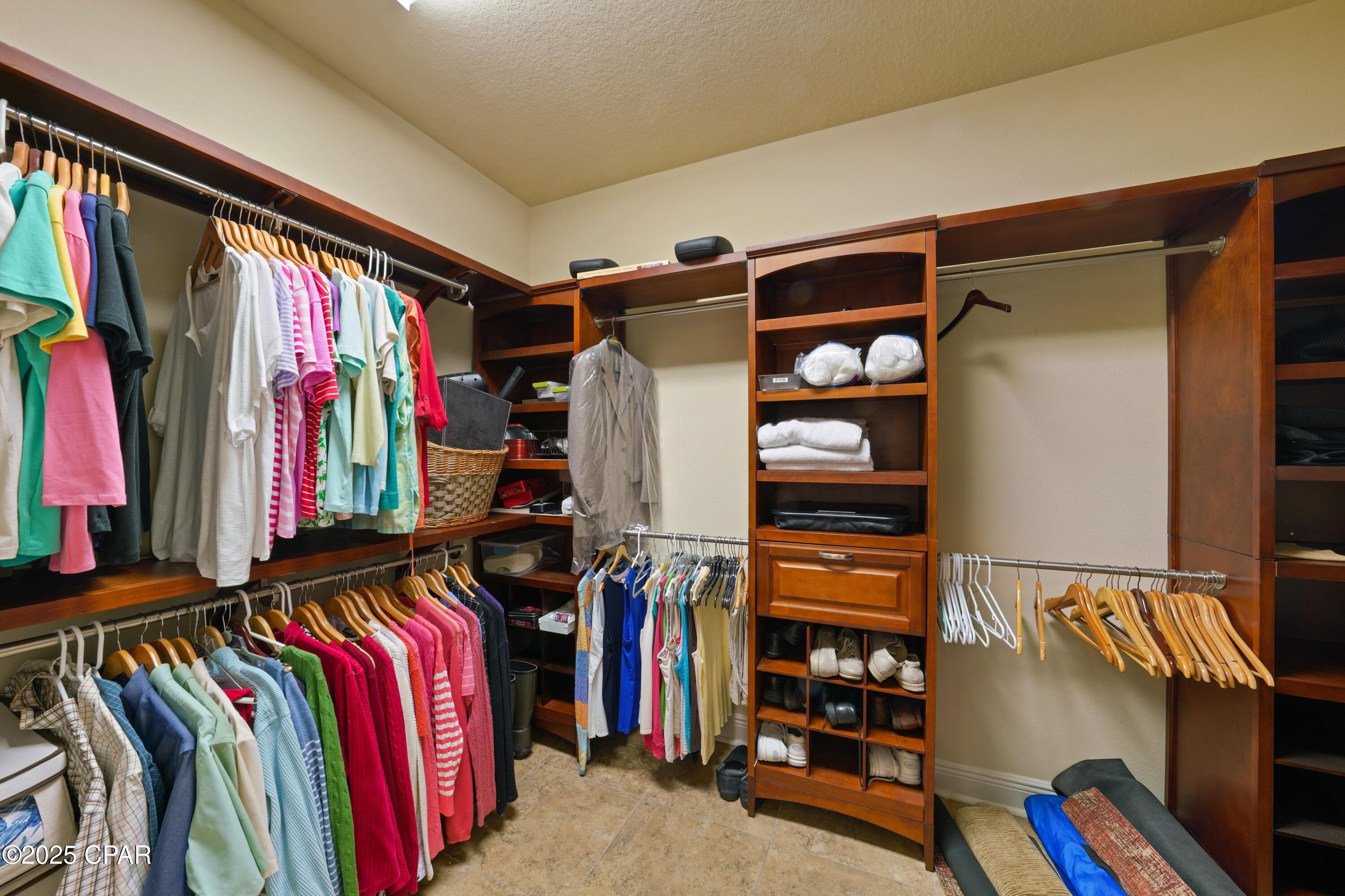 Lake Merial - Residential