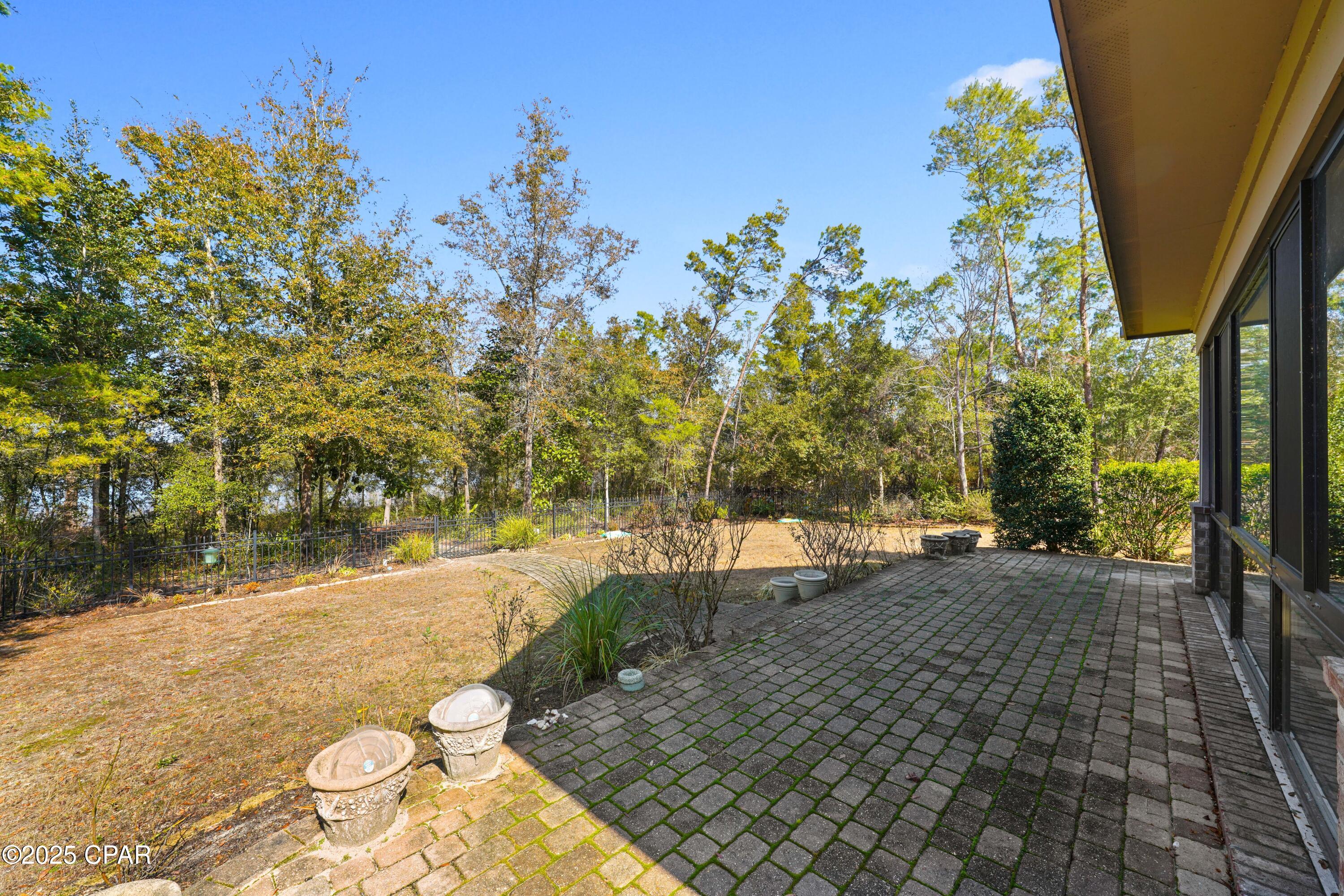 Lake Merial - Residential