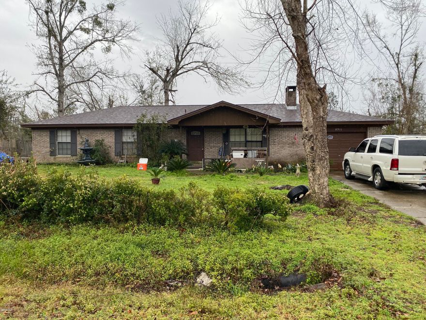 Short Sale. Property needs work and is being sold as is.