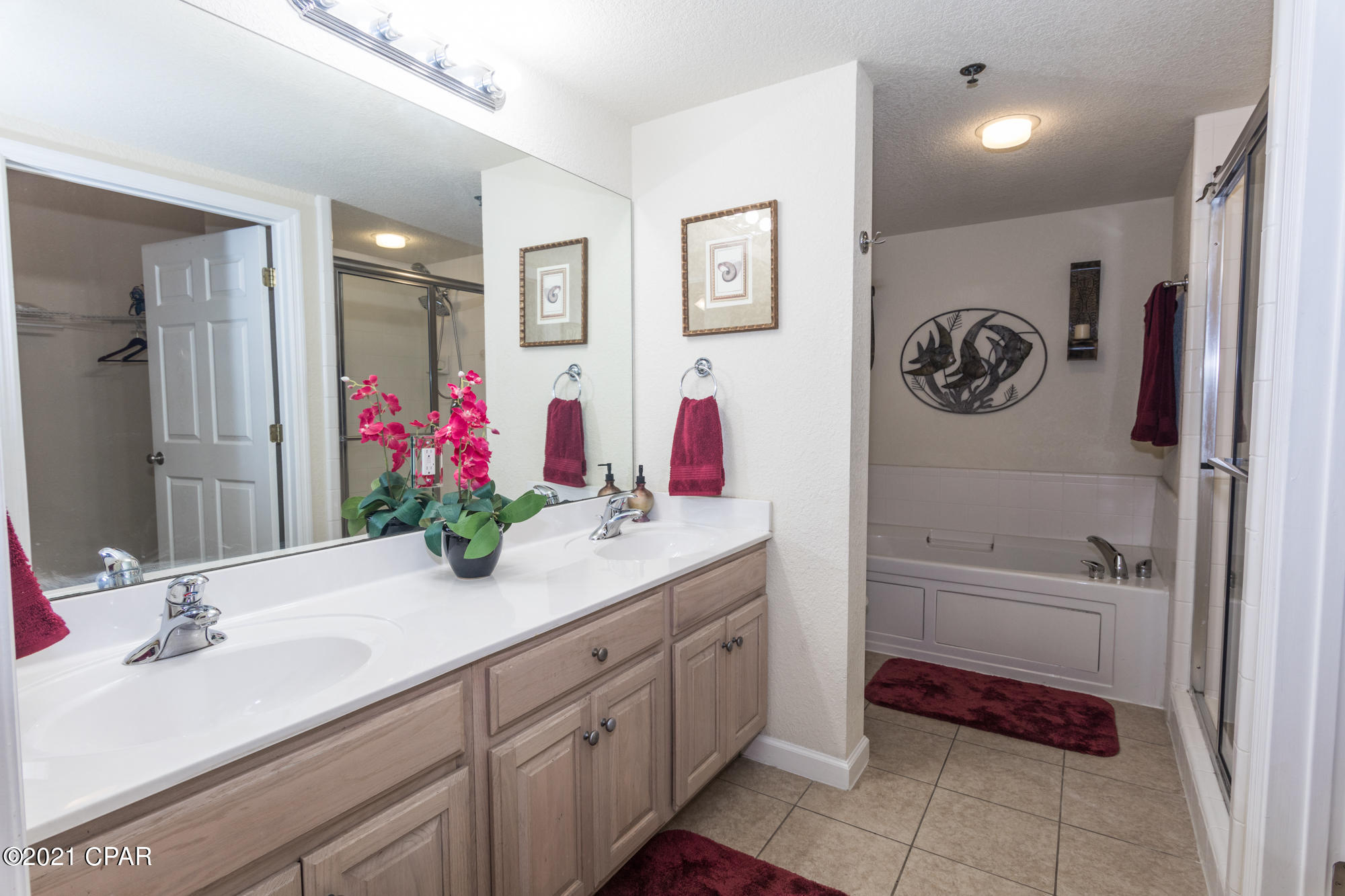 Hibiscus By The Bay - Residential