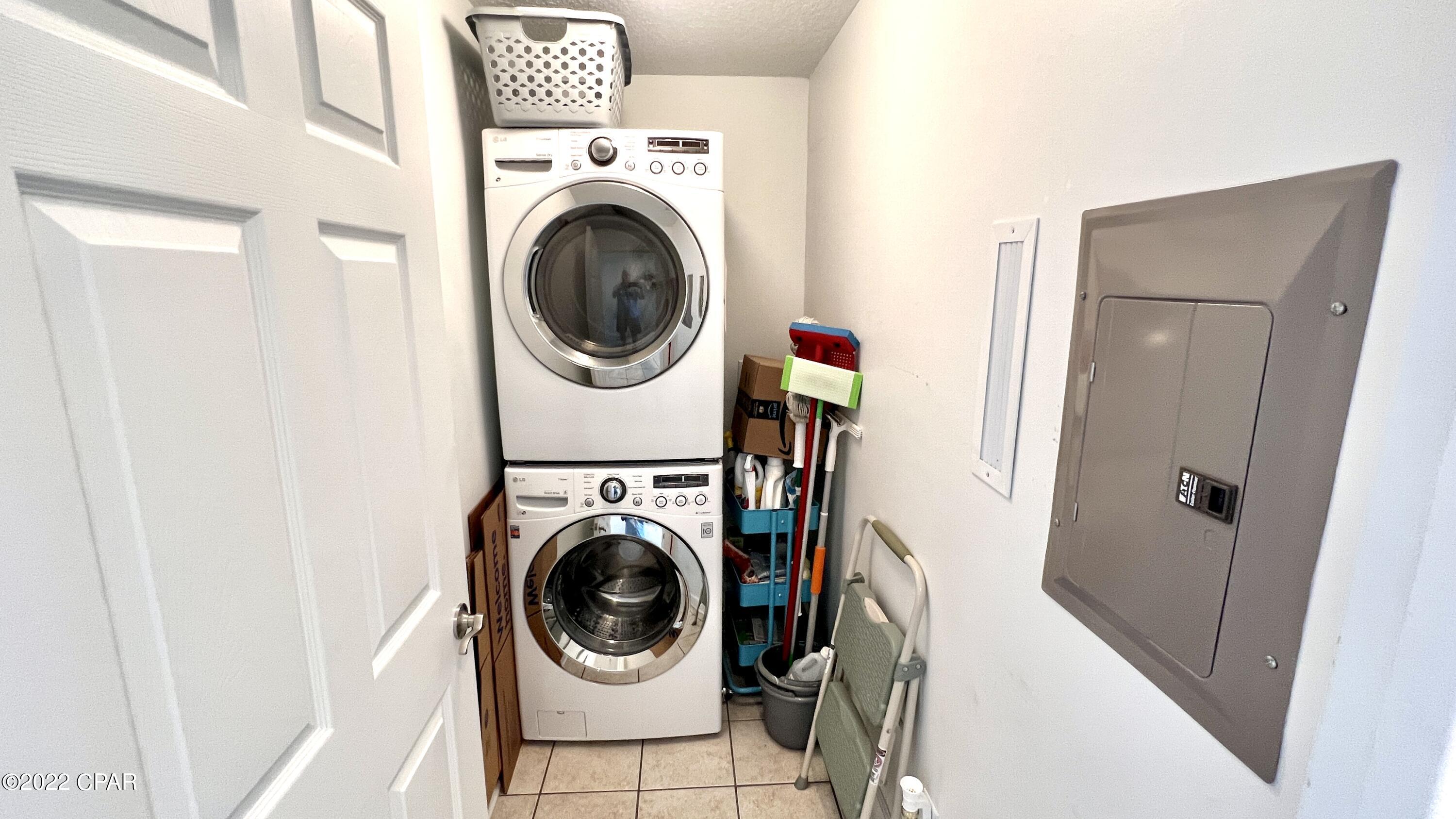 Tropic Winds - Residential