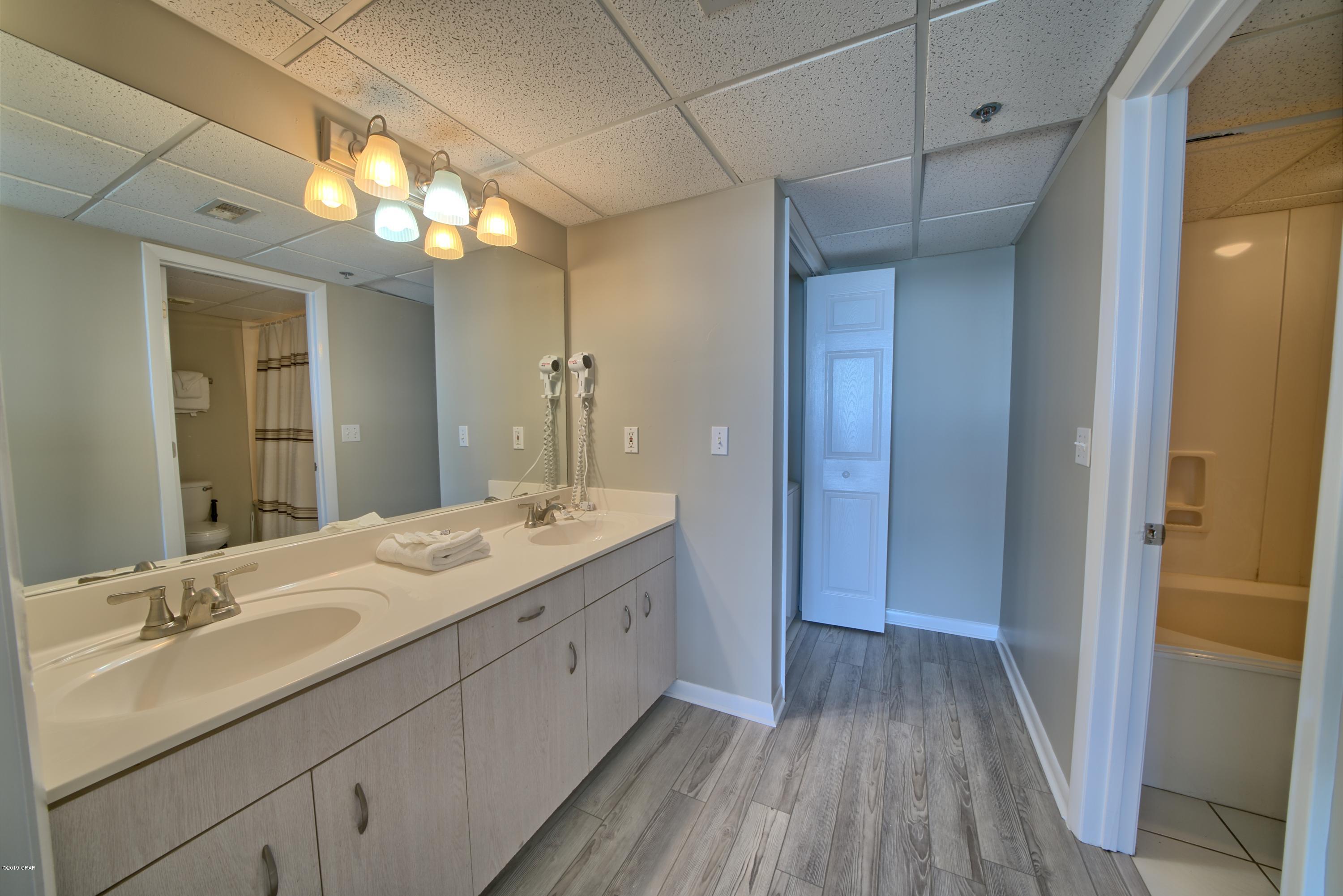 Long Beach Towers III - Residential