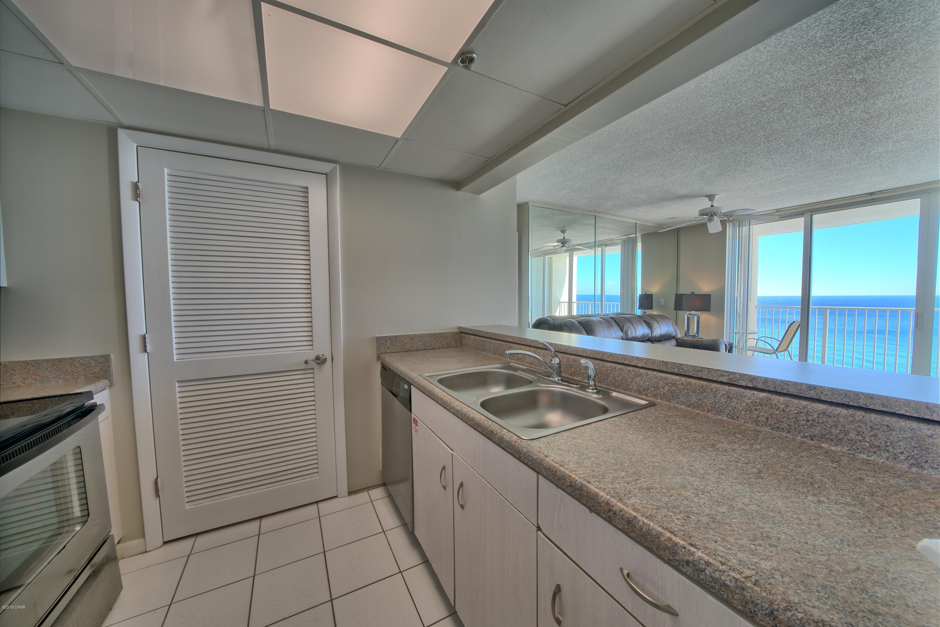 Long Beach Towers III - Residential