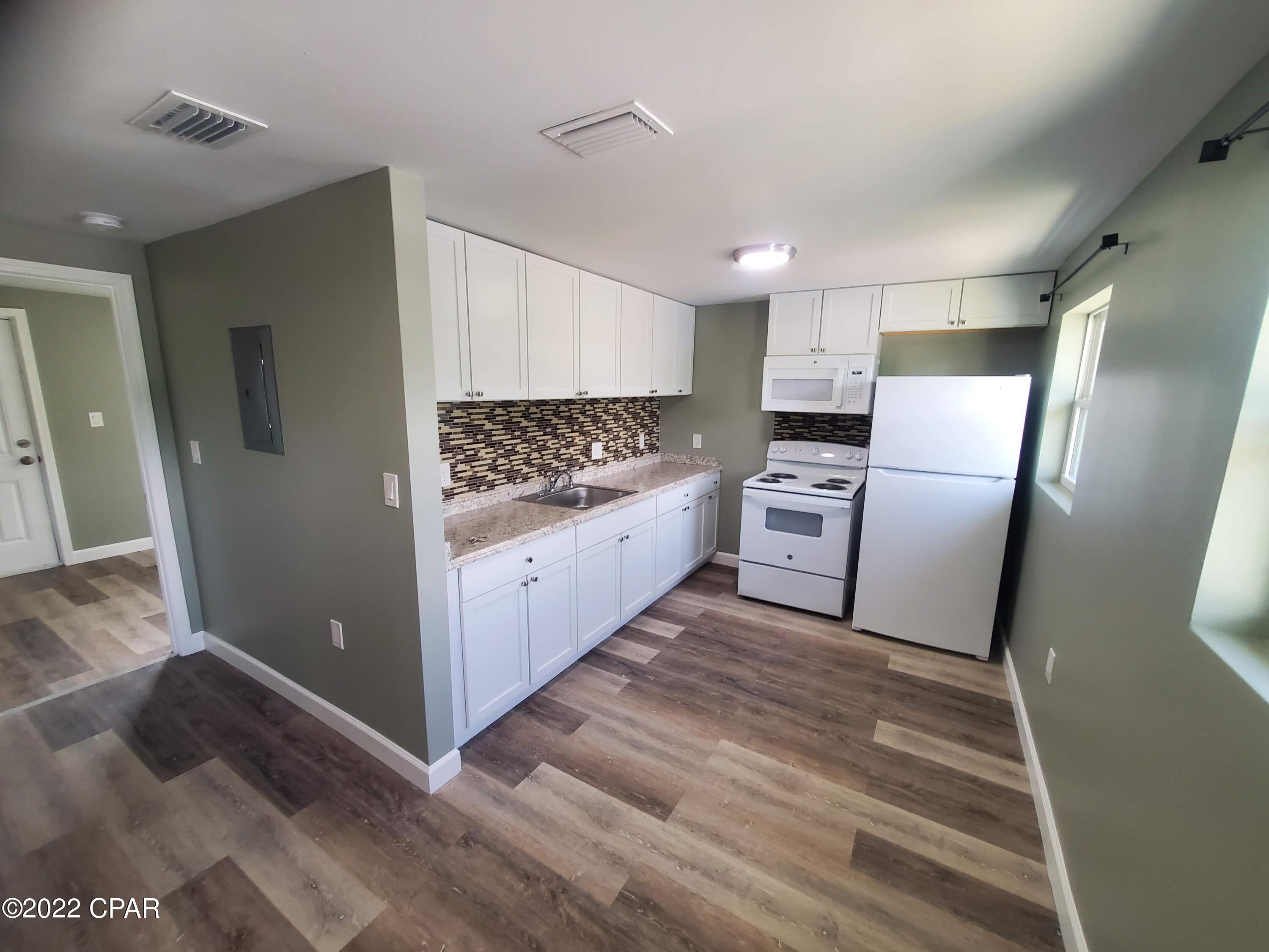 [No Recorded Subdiv] - Residential Lease