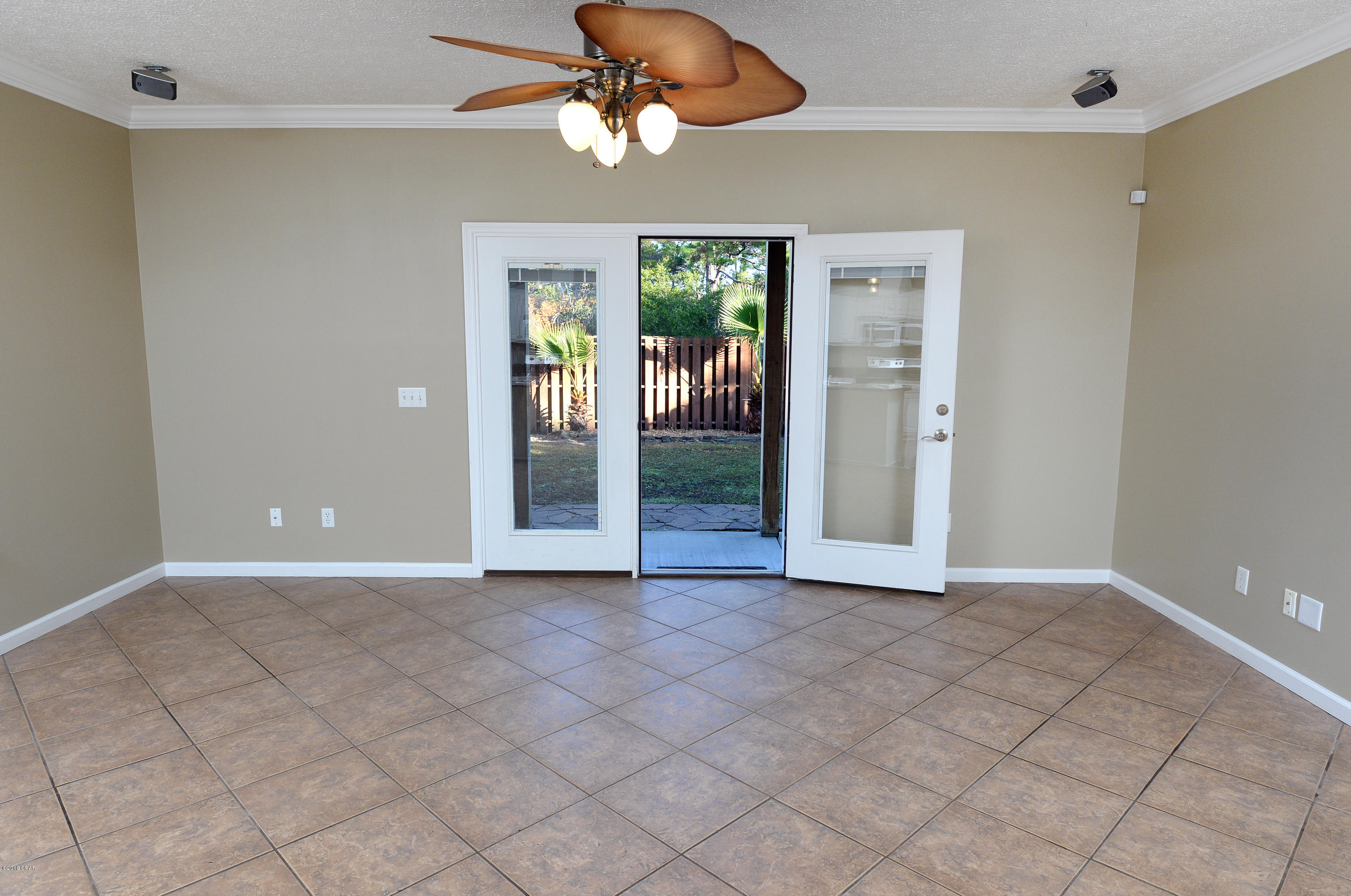 North Lagoon Oaks 7th Add - Residential