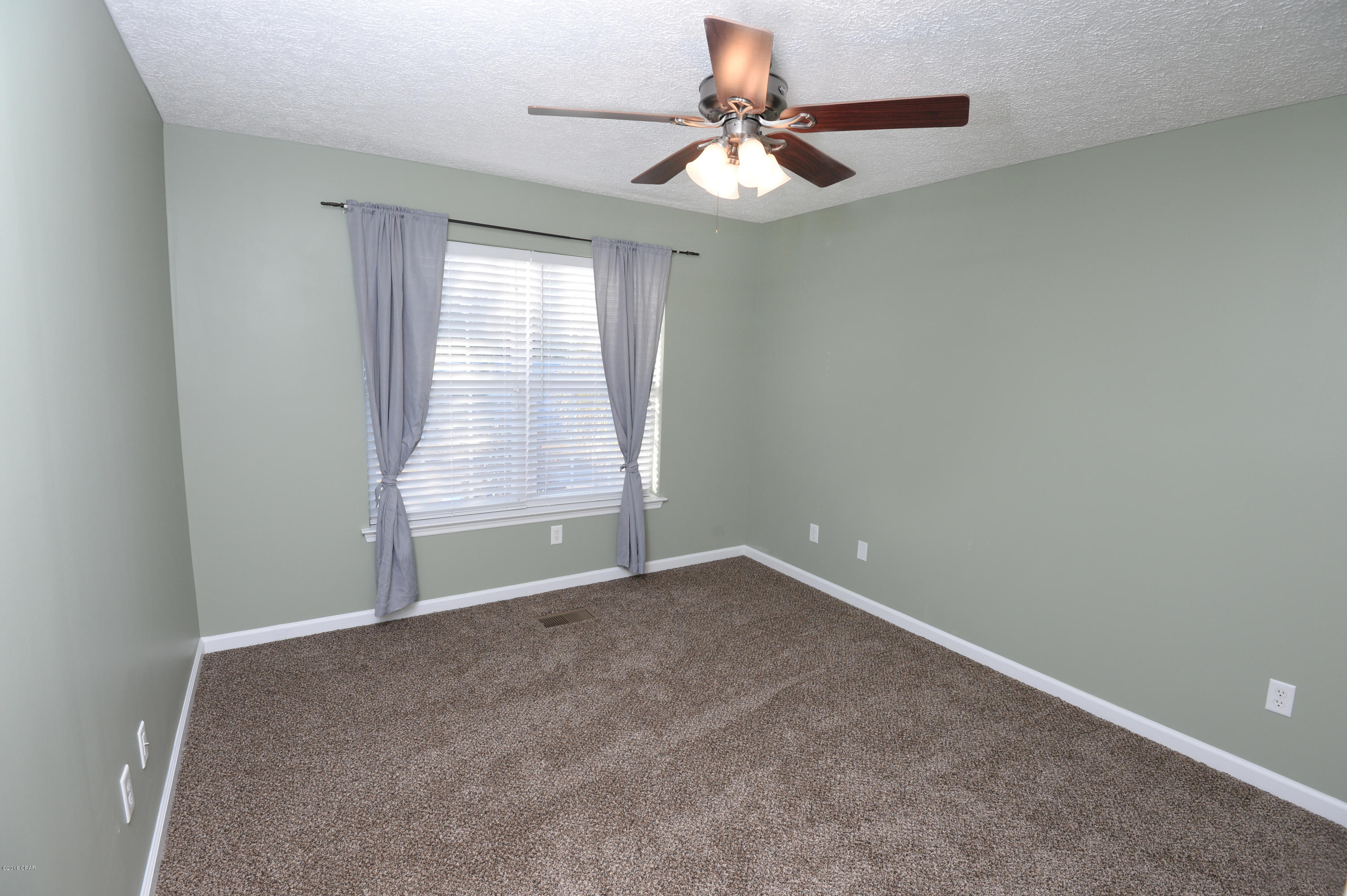 North Lagoon Oaks 7th Add - Residential