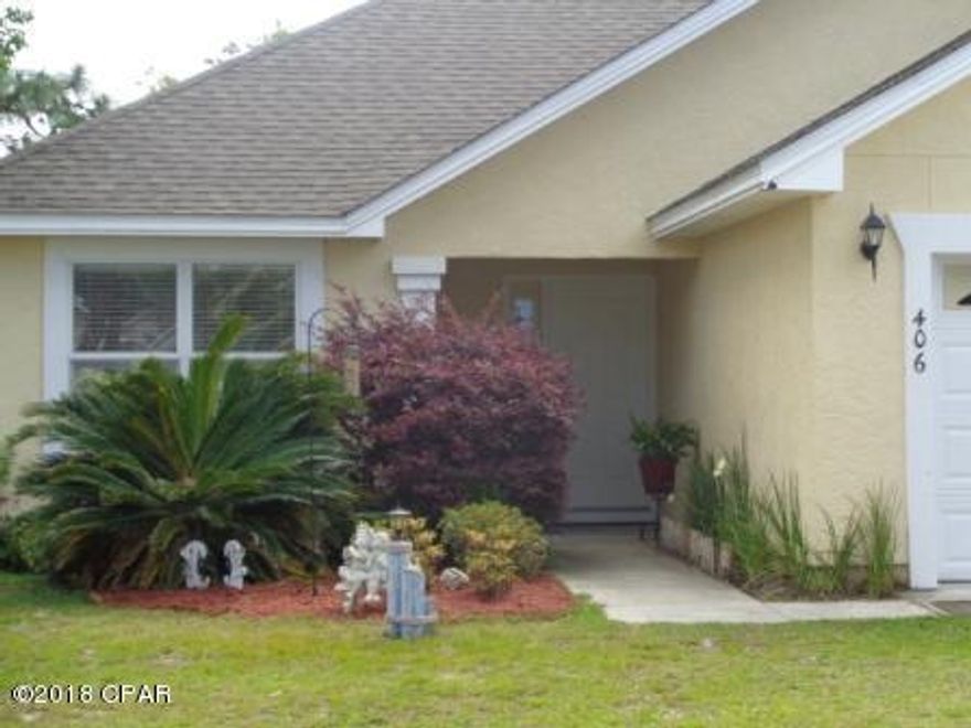 Home in Hidden Pines subdivision on large corner cul-de-sac with a large in-ground pool, 2 car garage, and fenced backyard. Trash included. 



All measurements are approximate.