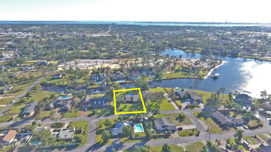 Lovely Canal Ranch Home nestled on a beautiful lot is a must see. Beautifully updated kitchen with lots of cabinetry and an adjacent butler pantry, a court yard great for morning coffee.  Family Room/Dining Room combo is a great spot for entertaining.  Enclosed Sun Room overlooks the canal, inground pool and park like back yard.  2 car garage with additional work space area, Master Suite with updated bathroom.  Possible In Law Bedroom with Private Bath. 

Newer roof and skylights, ac, garage door, carpet, freshly painted interior, some lighting fixtures and much more.....All of this in the lovely Kings Point Subdivision.......COME AND SEE!!