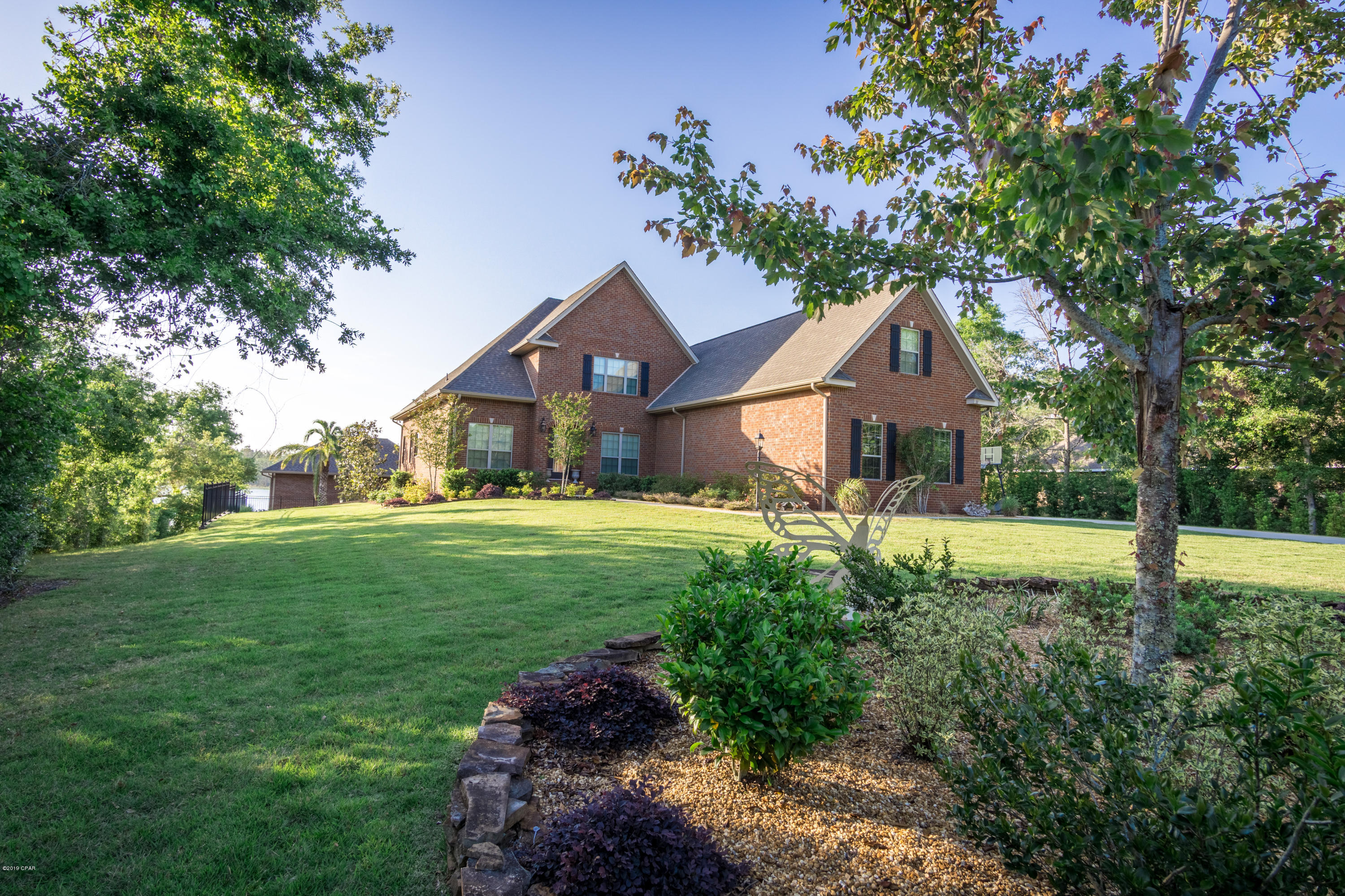 Lake Merial - Residential