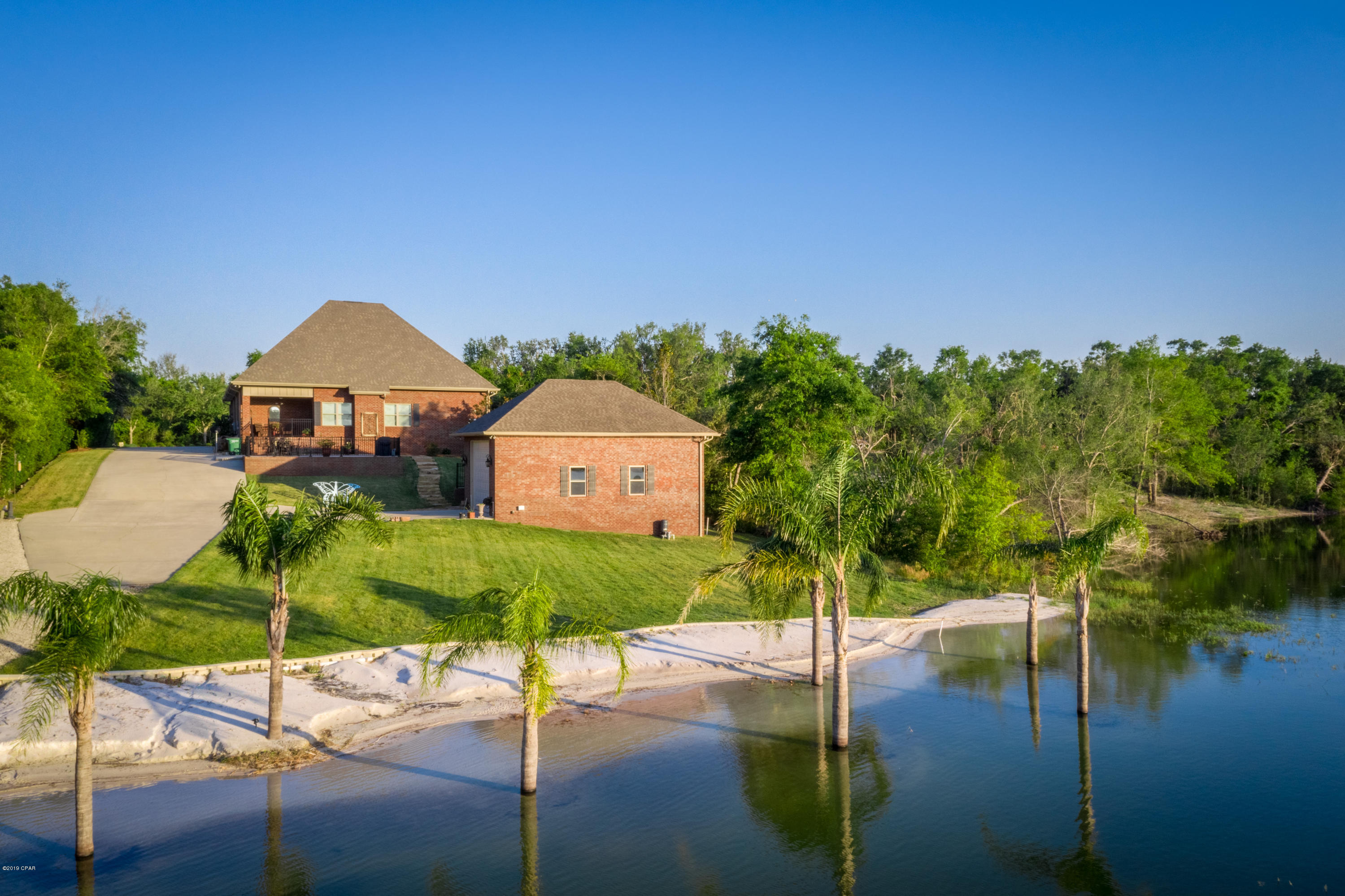 Lake Merial - Residential