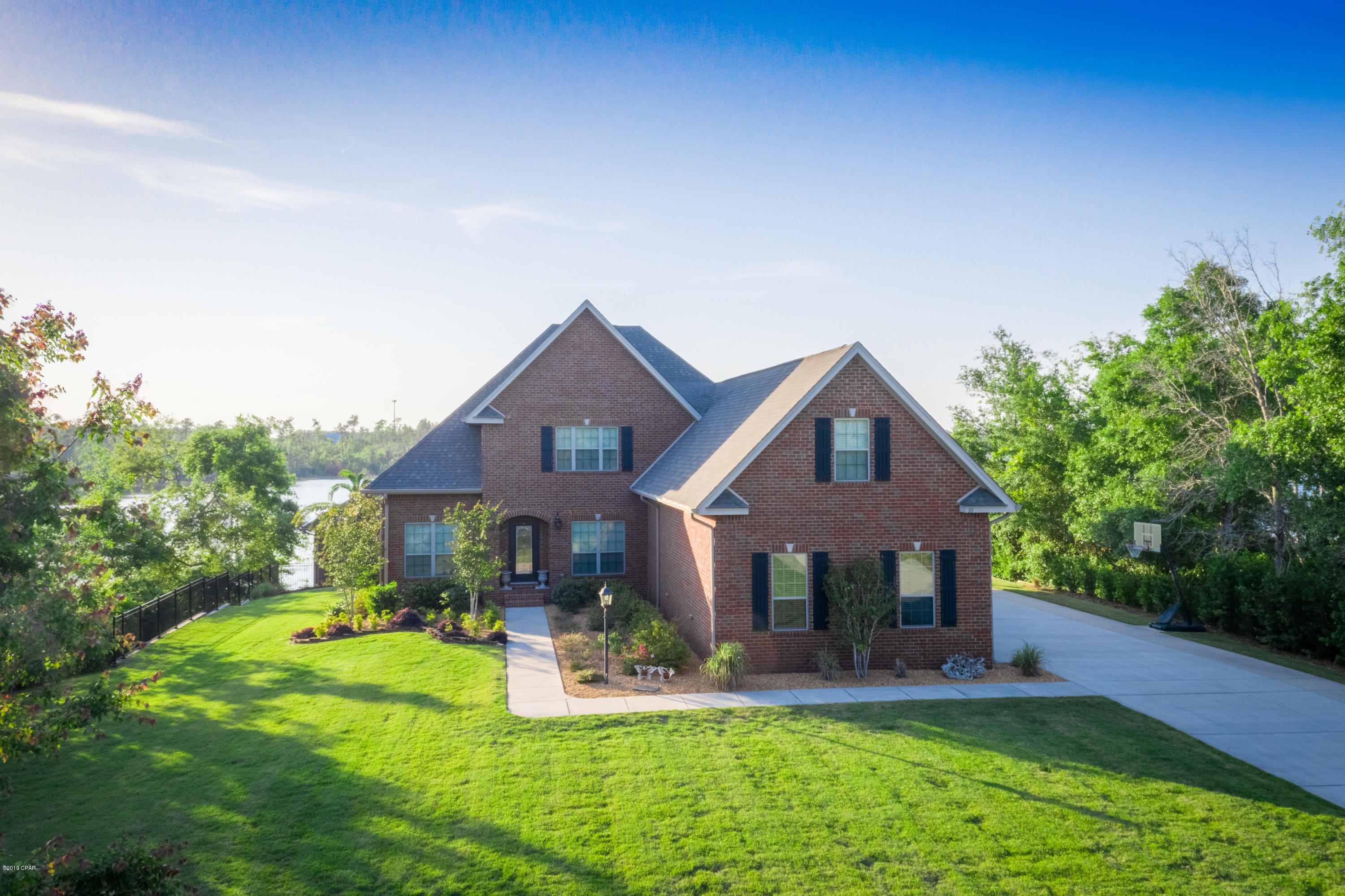 Lake Merial - Residential