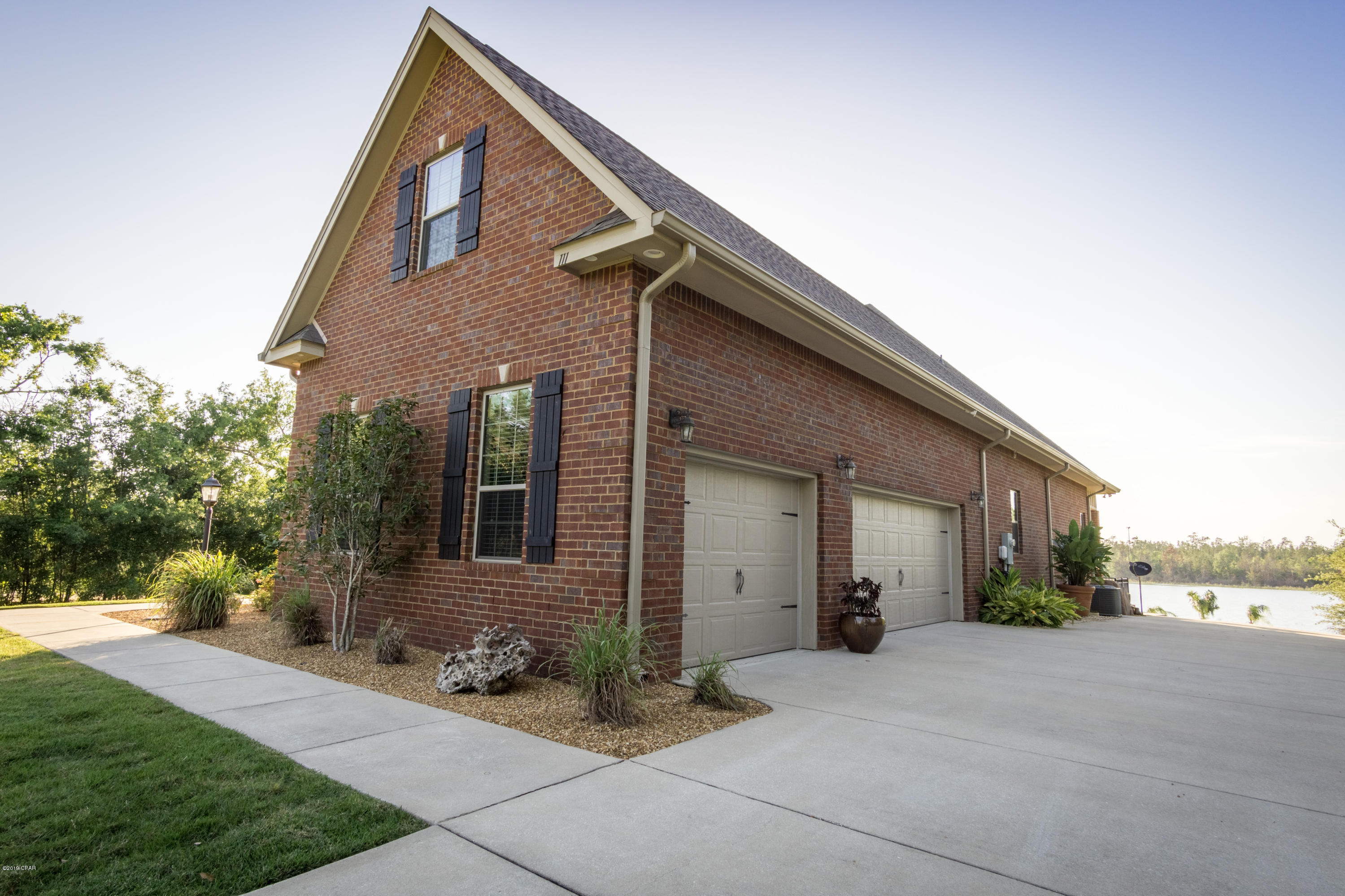 Lake Merial - Residential