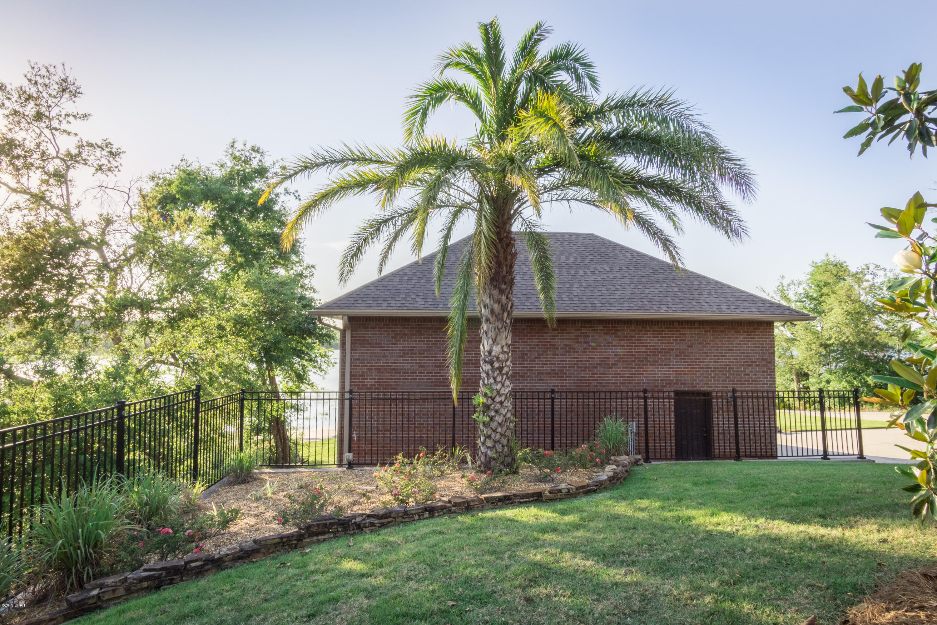 Lake Merial - Residential