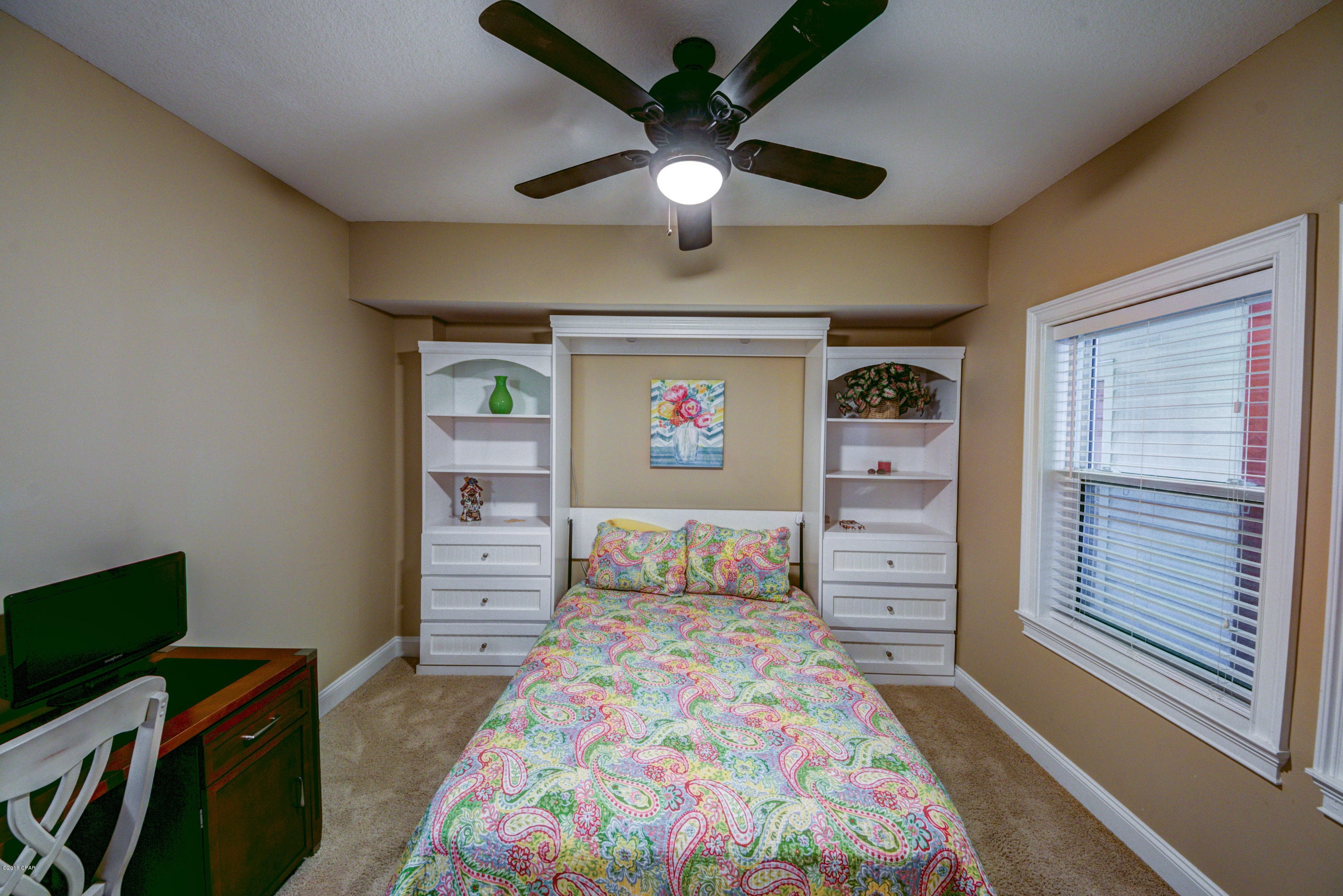 Paradise Shores - Residential