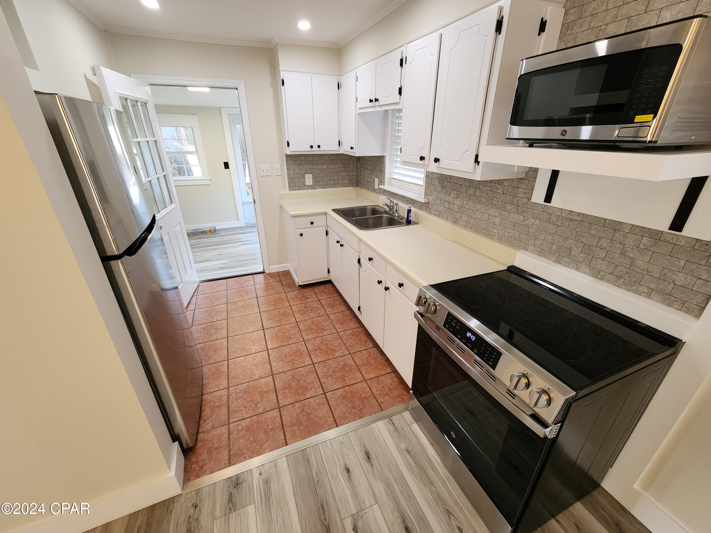 [No Recorded Subdiv] - Residential Lease